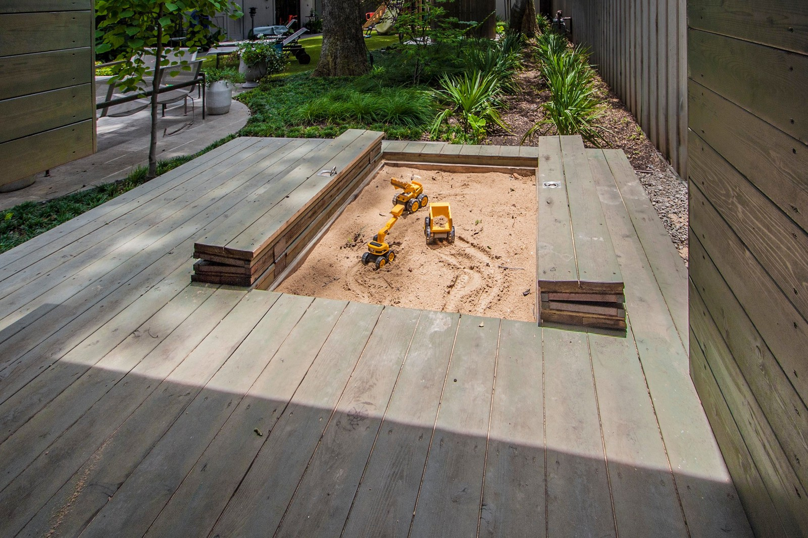 14 идей для необычных садовых построек