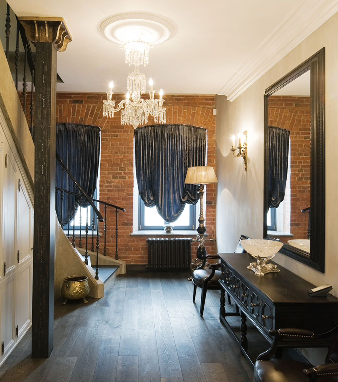 Houzz тур: Столичный лофт с коллекцией раритетов и киномотивами