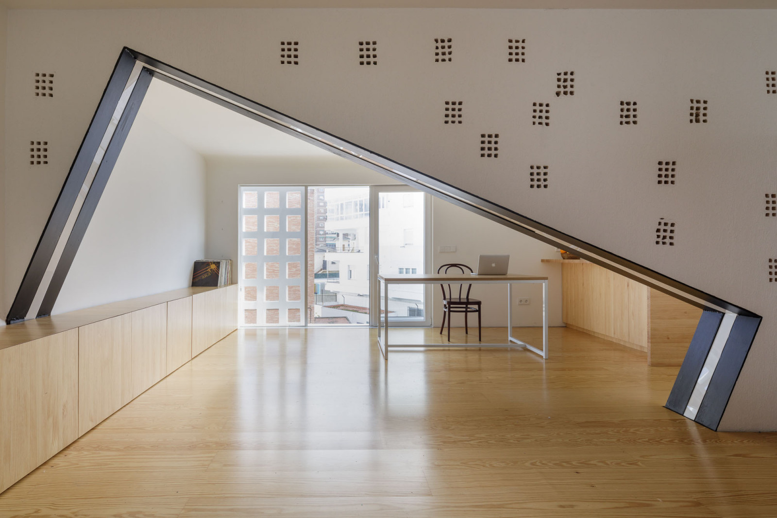 Houzz Испания: Квартира, где все покосилось