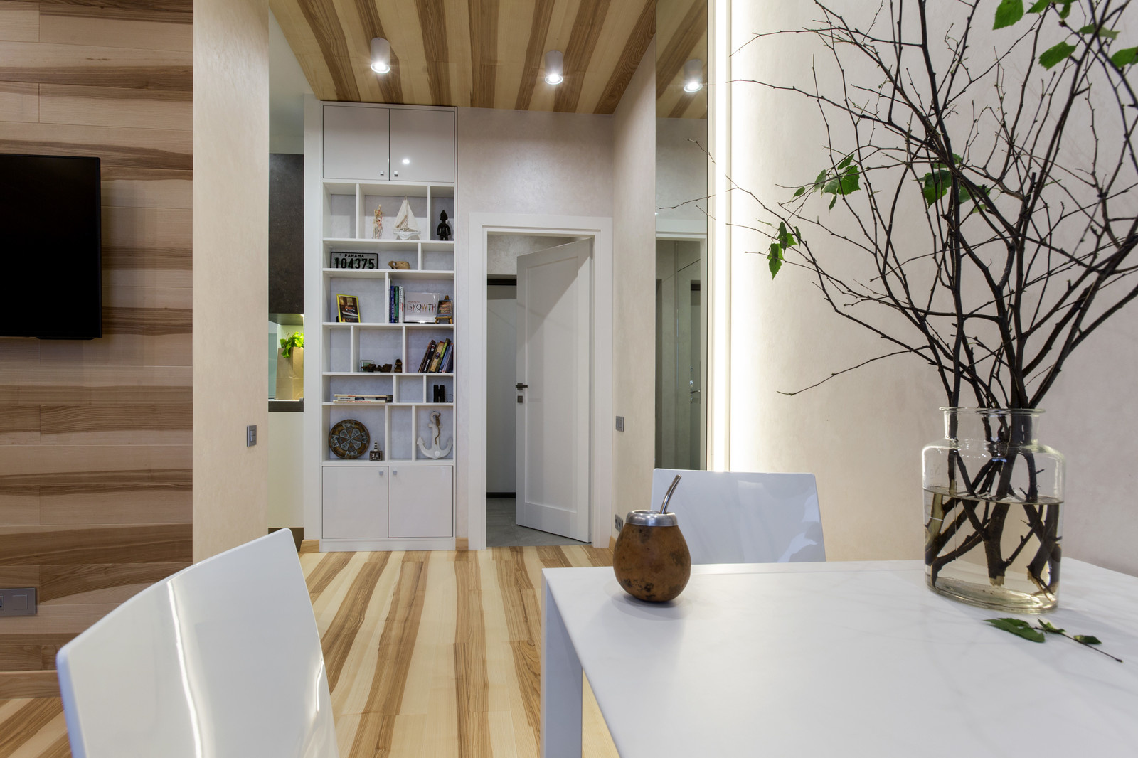 Houzz тур: Квартира в камне и дереве для холостяка