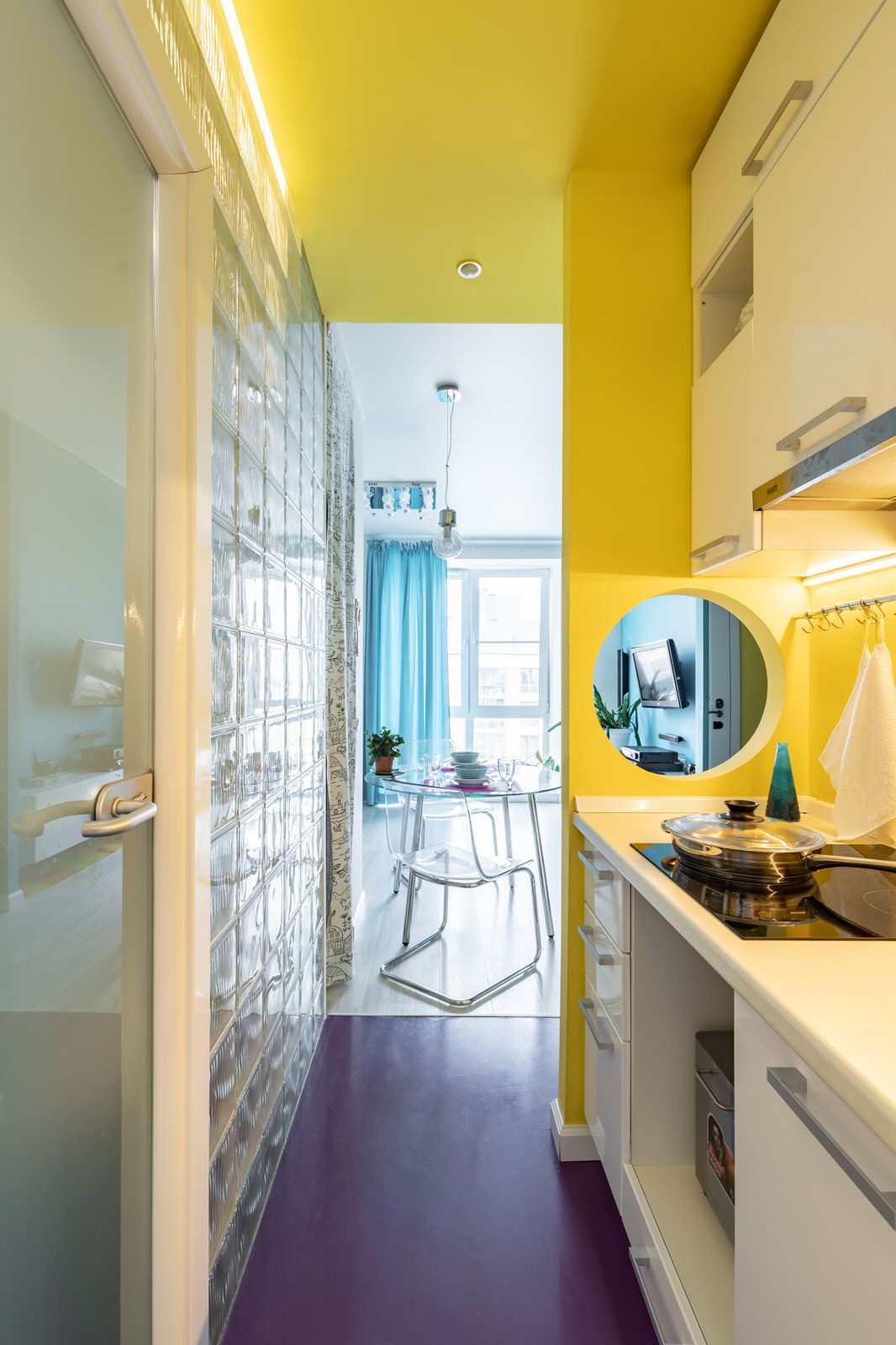 Просто фото: Кухни с внутренним окном