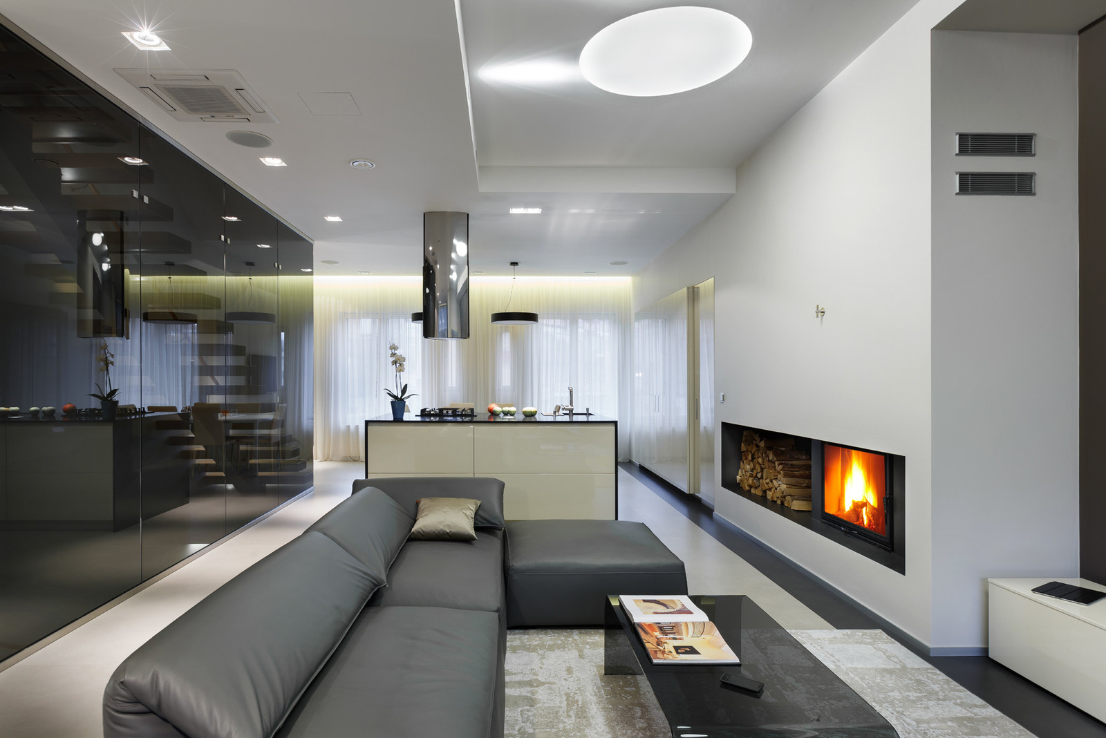 Houzz тур: Маленькая Швейцария в таунхаусе под Петербургом