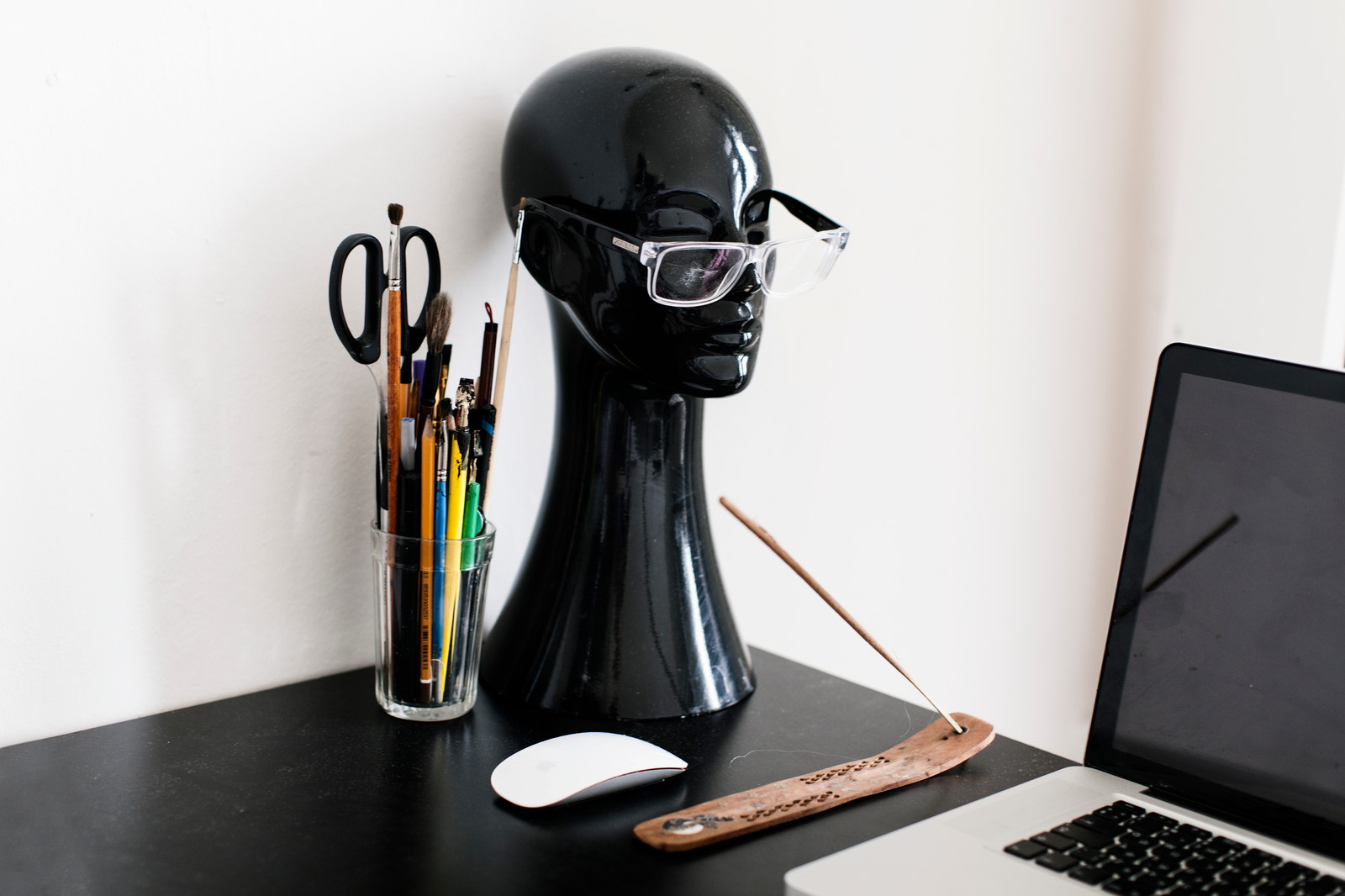 Обложка статьи: Как оставаться женщиной при «мужских» обязанностях