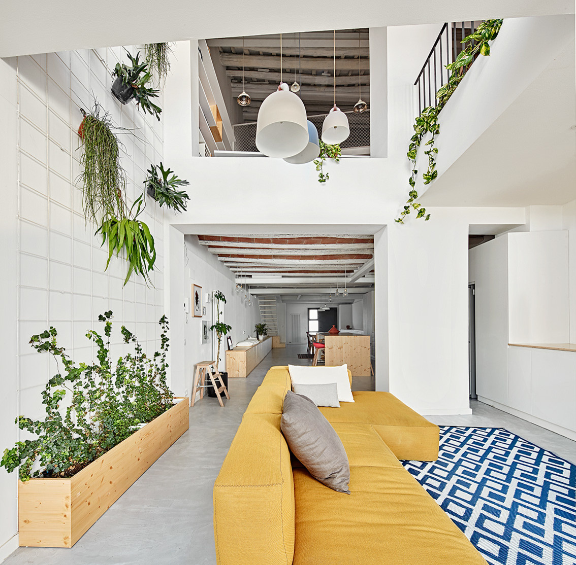 Houzz Испания: Микс из лофта и скандинавского дизайна на месте руин