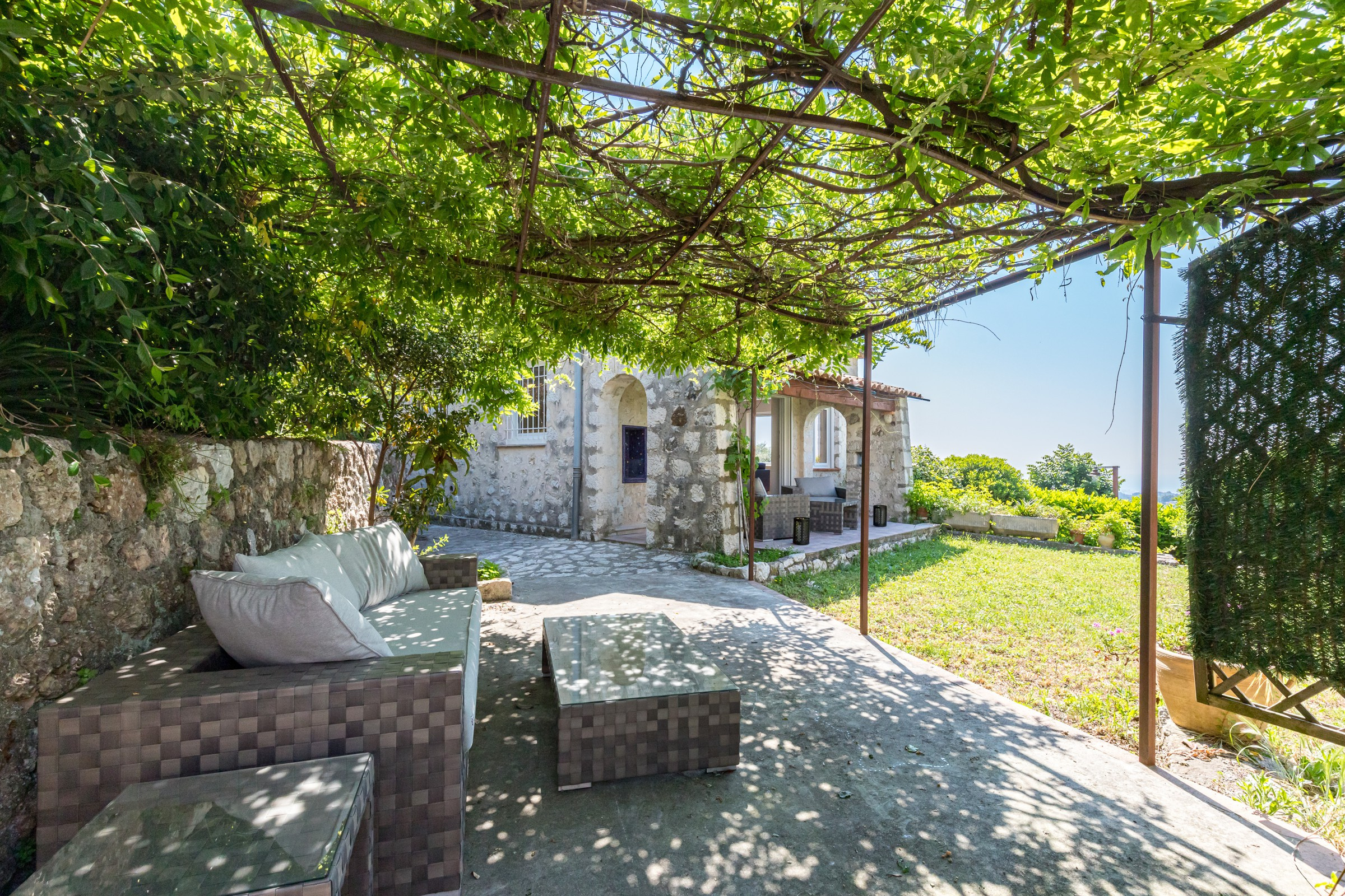 Фотоохота:  В тени 37 пергол и беседок