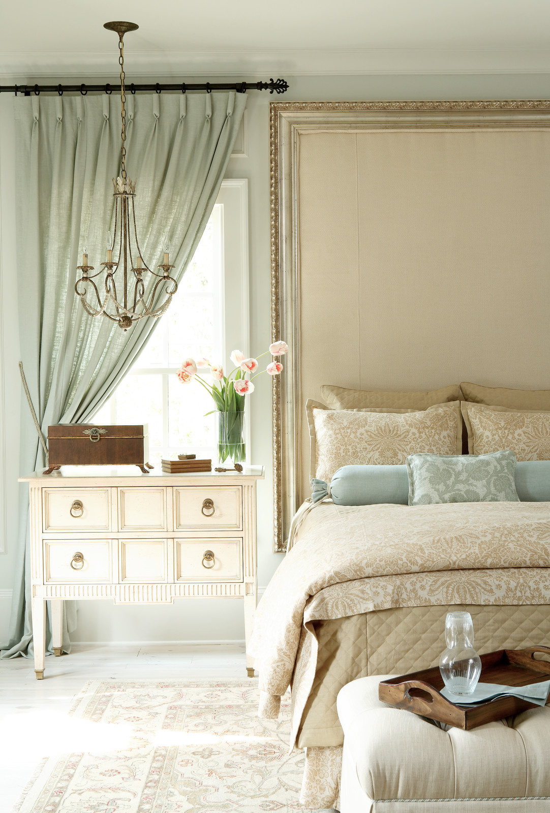 Почему цветовая гамма Юга Франции неуместна в России