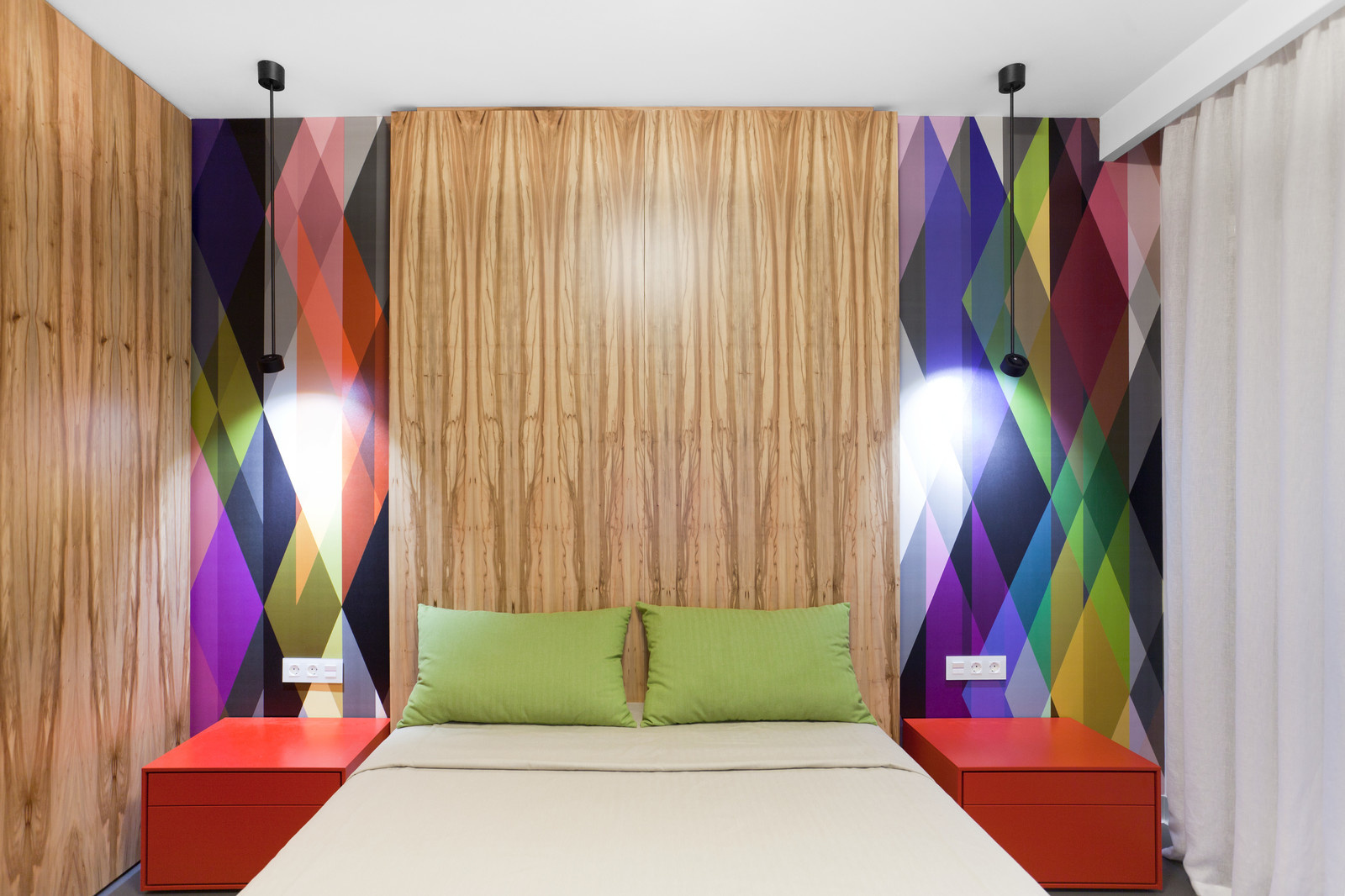 Houzz тур: Яркий минимализм в квартире для московской семьи