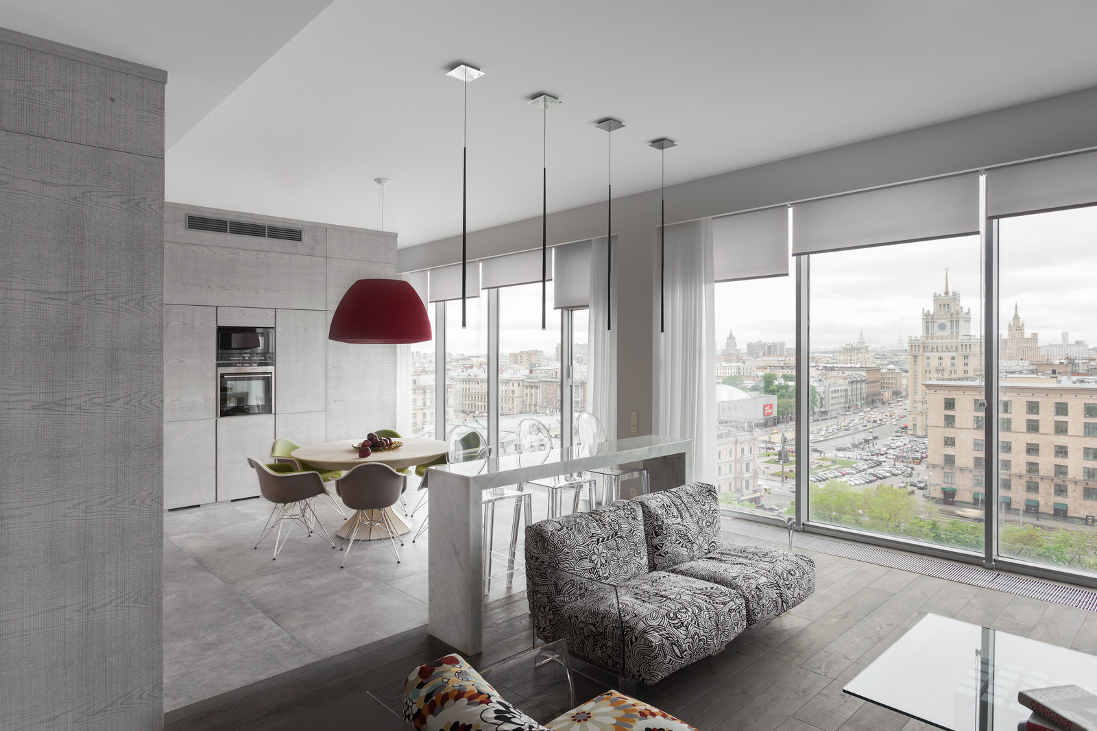 Houzz тур: Минимализм в квартире с видом на город