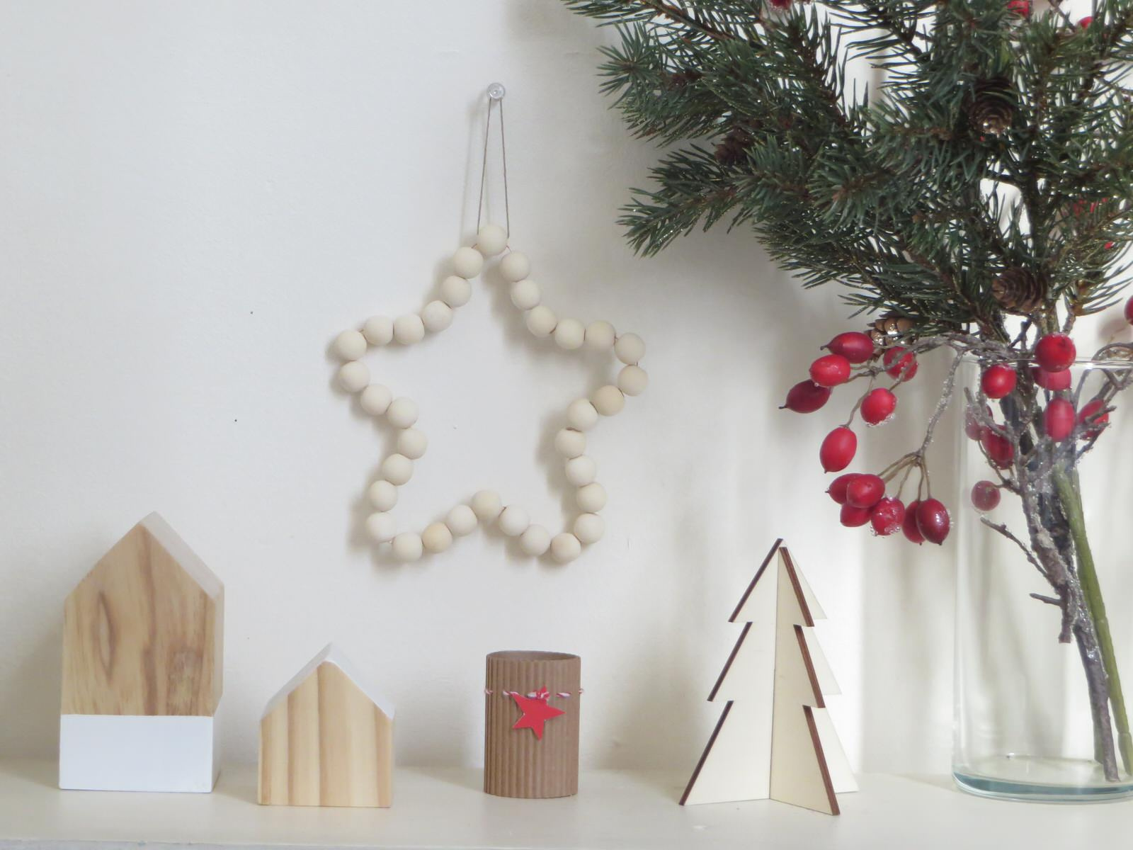 DIY: Новогодняя звезда из деревянных бусин