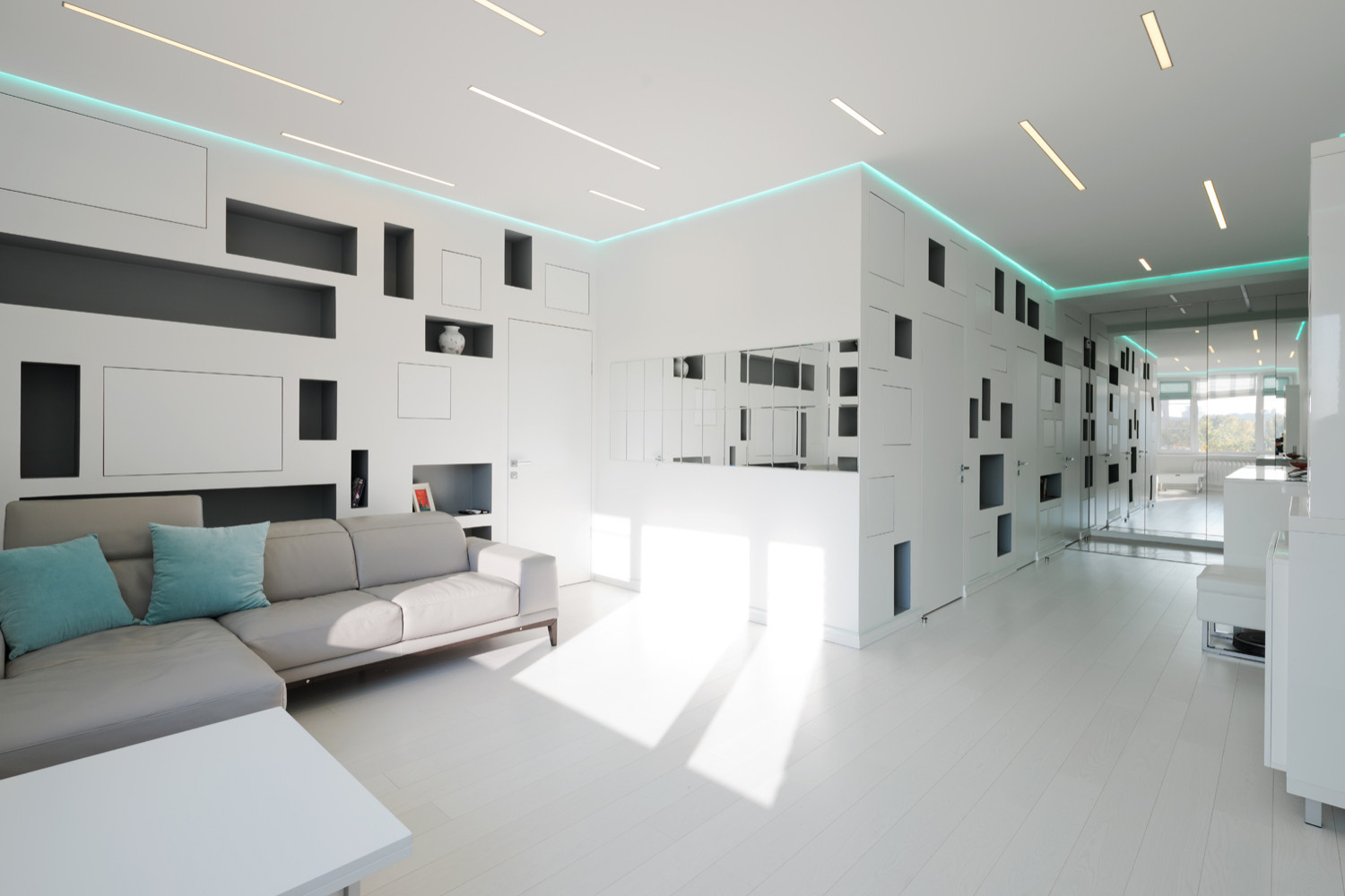 Houzz тур: Минимализм в белом и немного Тиффани