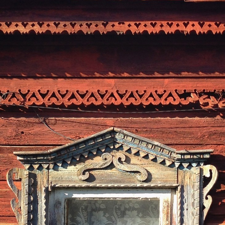 Вопрос: Как (и чем) покрасить деревянный дом снаружи