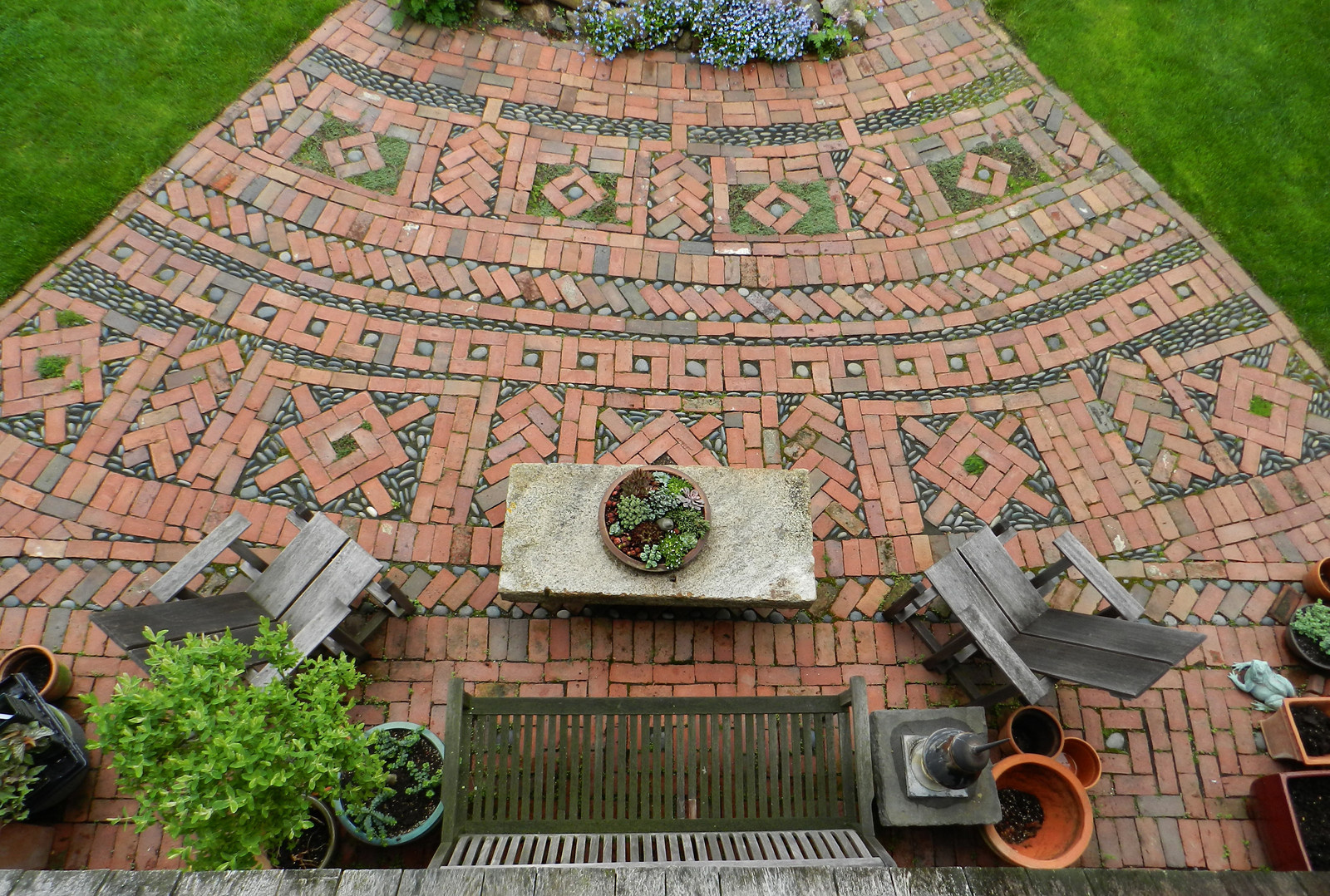 Просто фото: 26 идей для мощения и дорожек