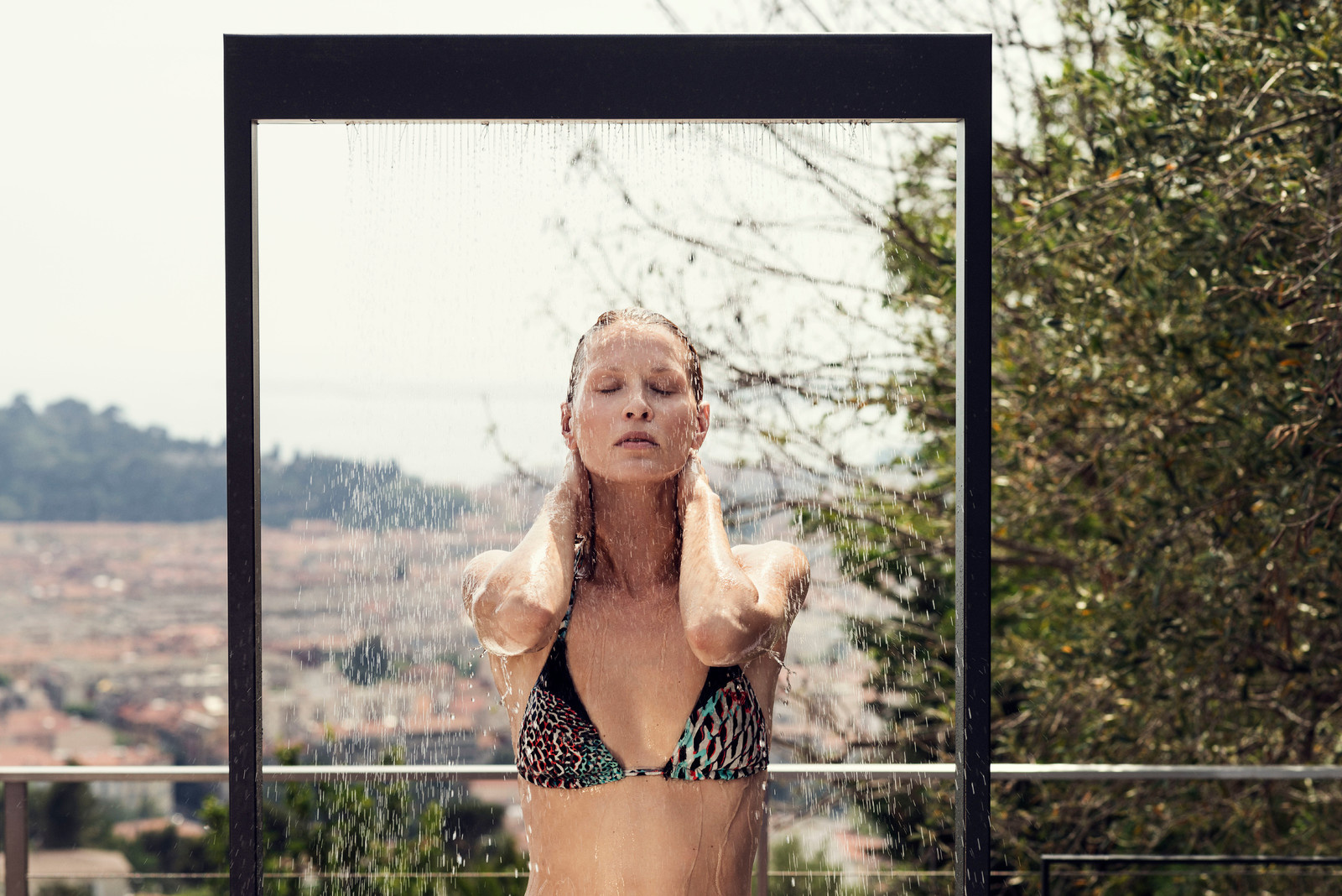 Обложка статьи: Фотоохота: 42 идеи для душа на даче