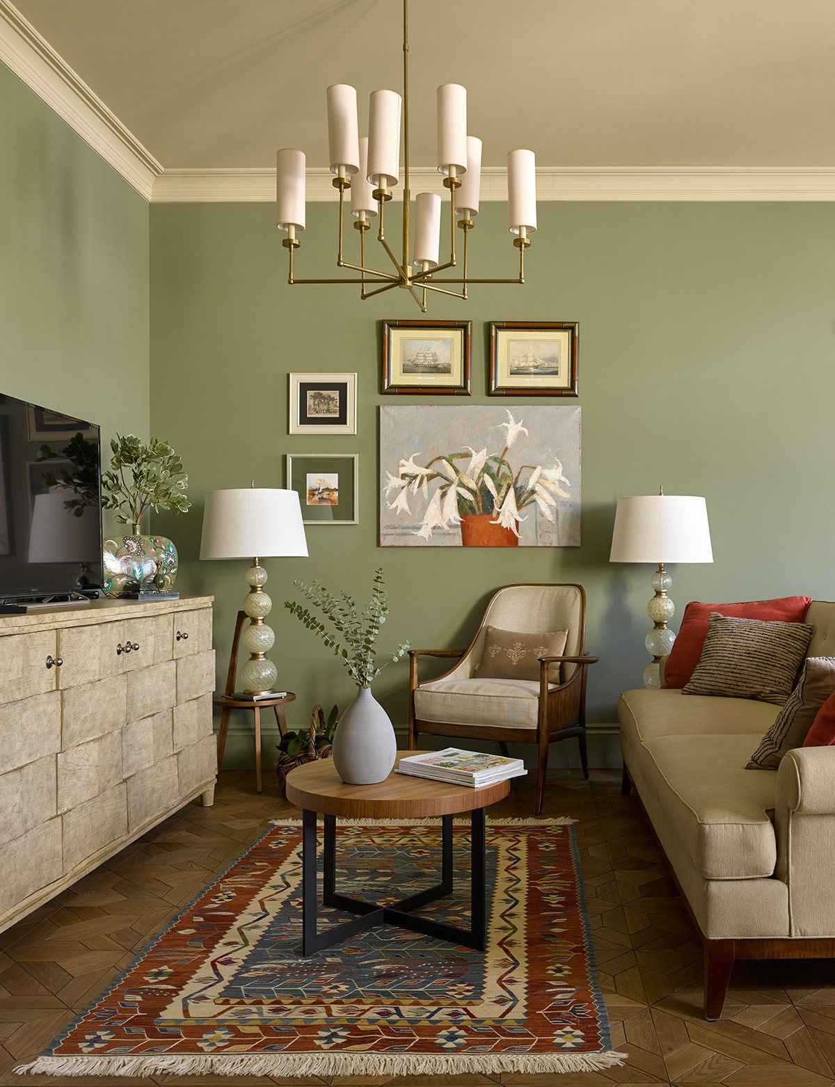 Houzz тур: Таунхаус с зелёными стенами и второй кухней