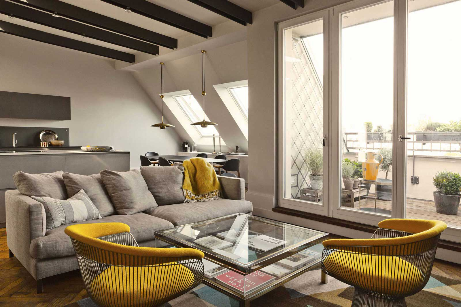 Houzz Германия: Современная жизнь в мансарде с историей