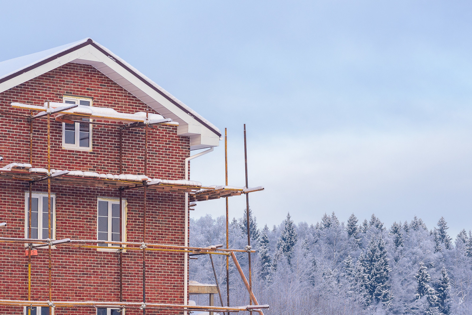 Хороший вопрос: Можно ли ставить пластиковые окна зимой