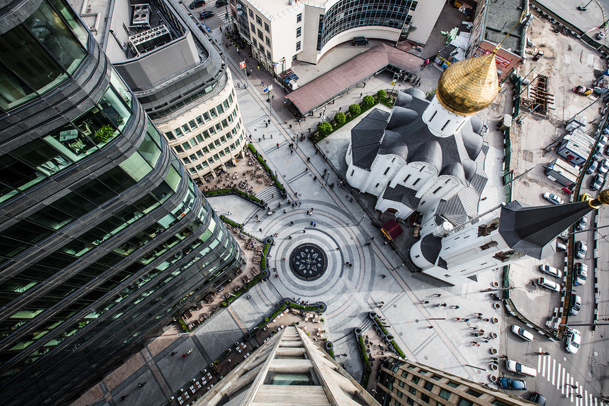 Обложка статьи: Как правильно: Выбираем квартиру с оглядкой на архитектуру