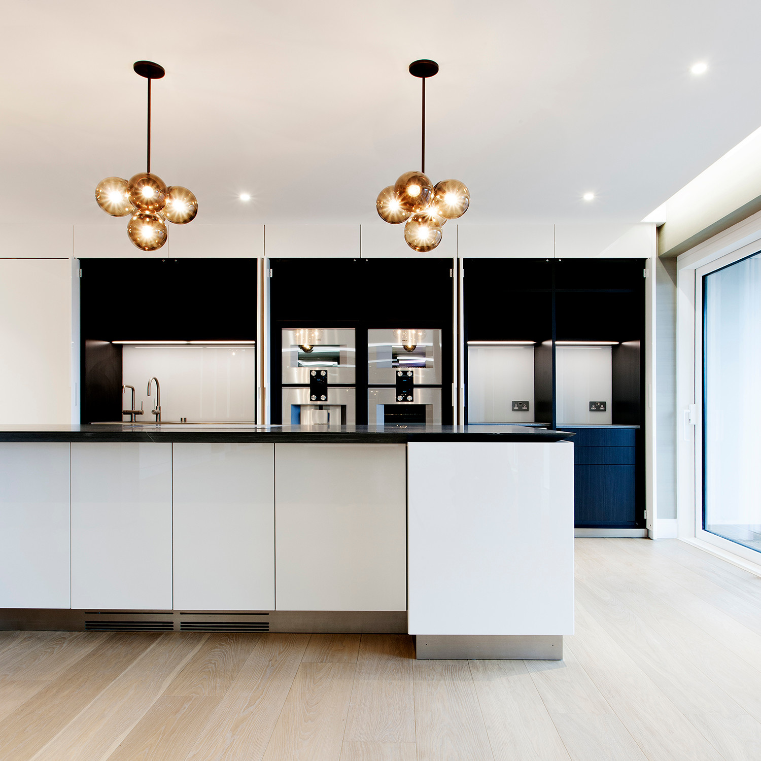 Как правильно: Организовать верхний свет на кухне