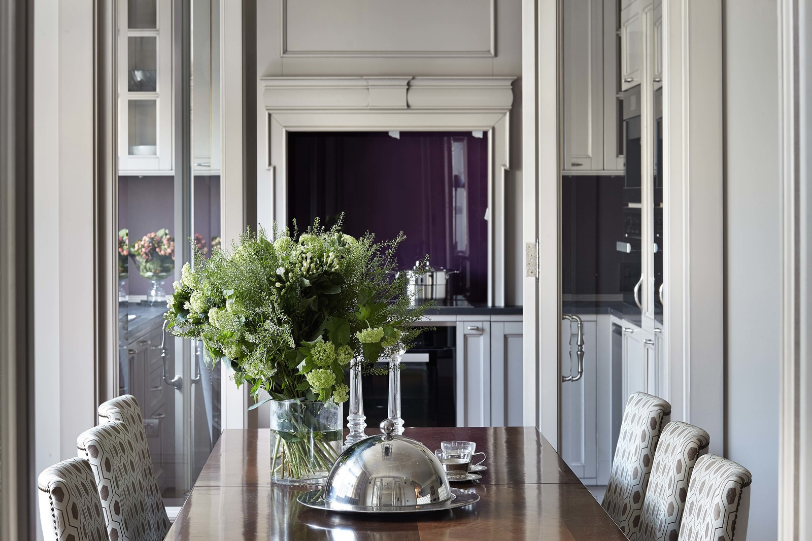 Houzz тур: Современная классика, живопись и немного антиквариата