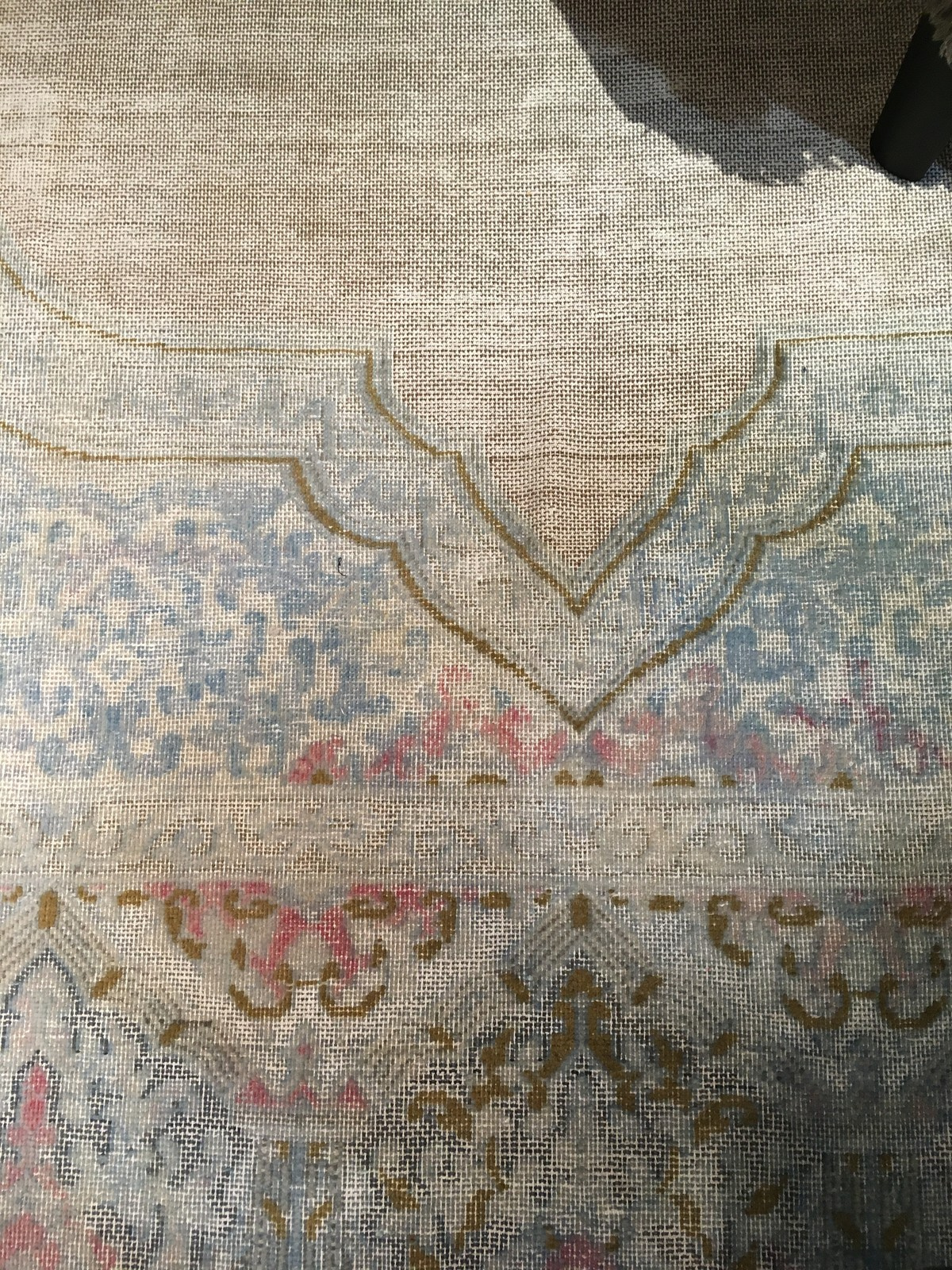 Микротренды: Чем модный ковер отличается от обычного