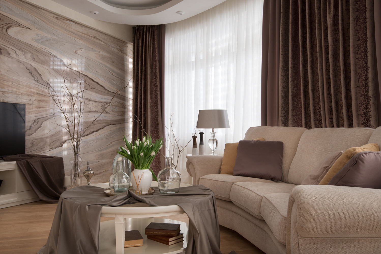 Houzz тур: Квартира с иллюзией симметрии