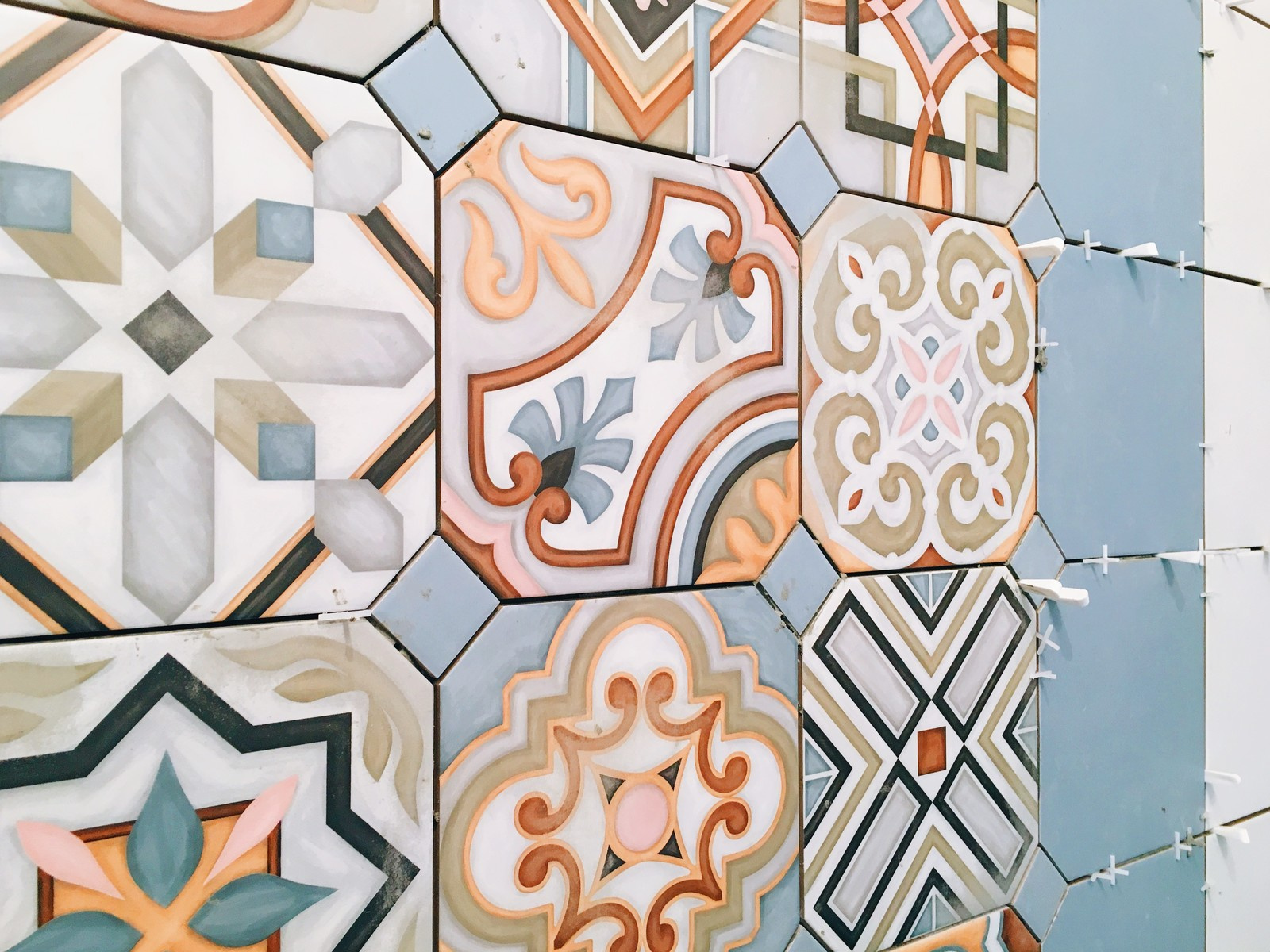 Как правильно: Подобрать нужный клей, затирку и правильную плитку