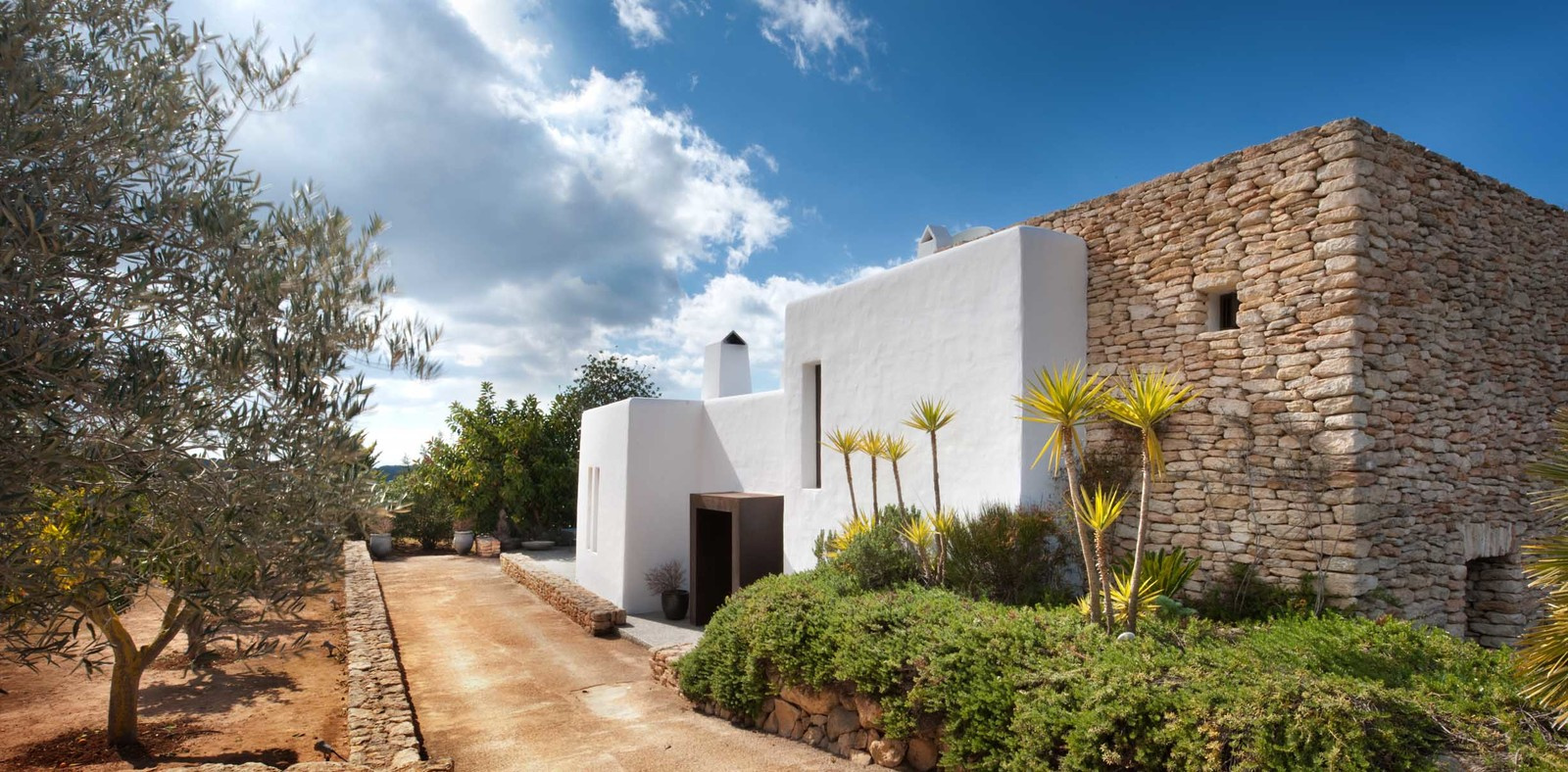 Houzz Испания: Переделка старой фермы в космополитичную виллу на Ибице