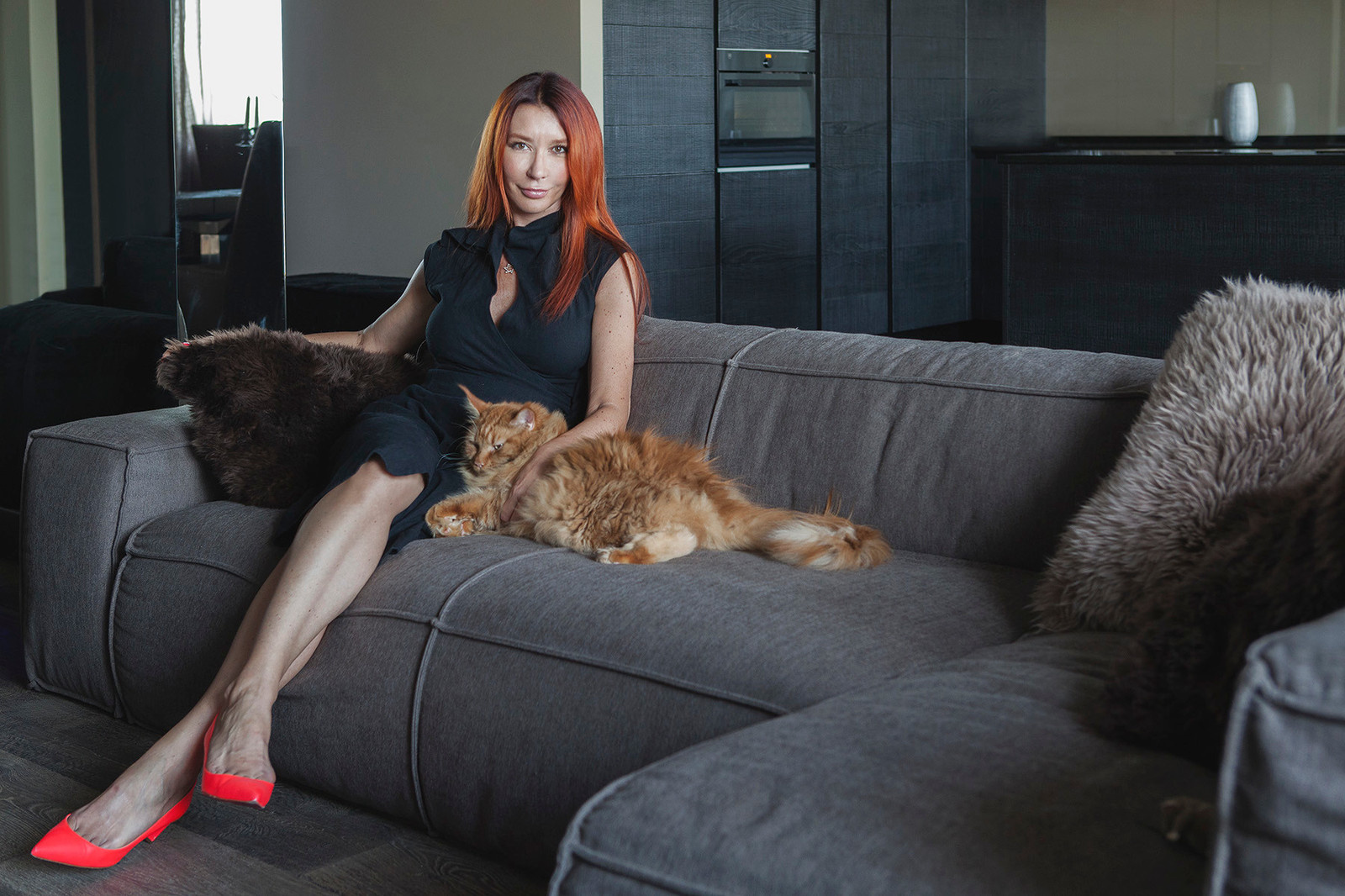 В гостях: Дом в серых тонах для бизнес-леди