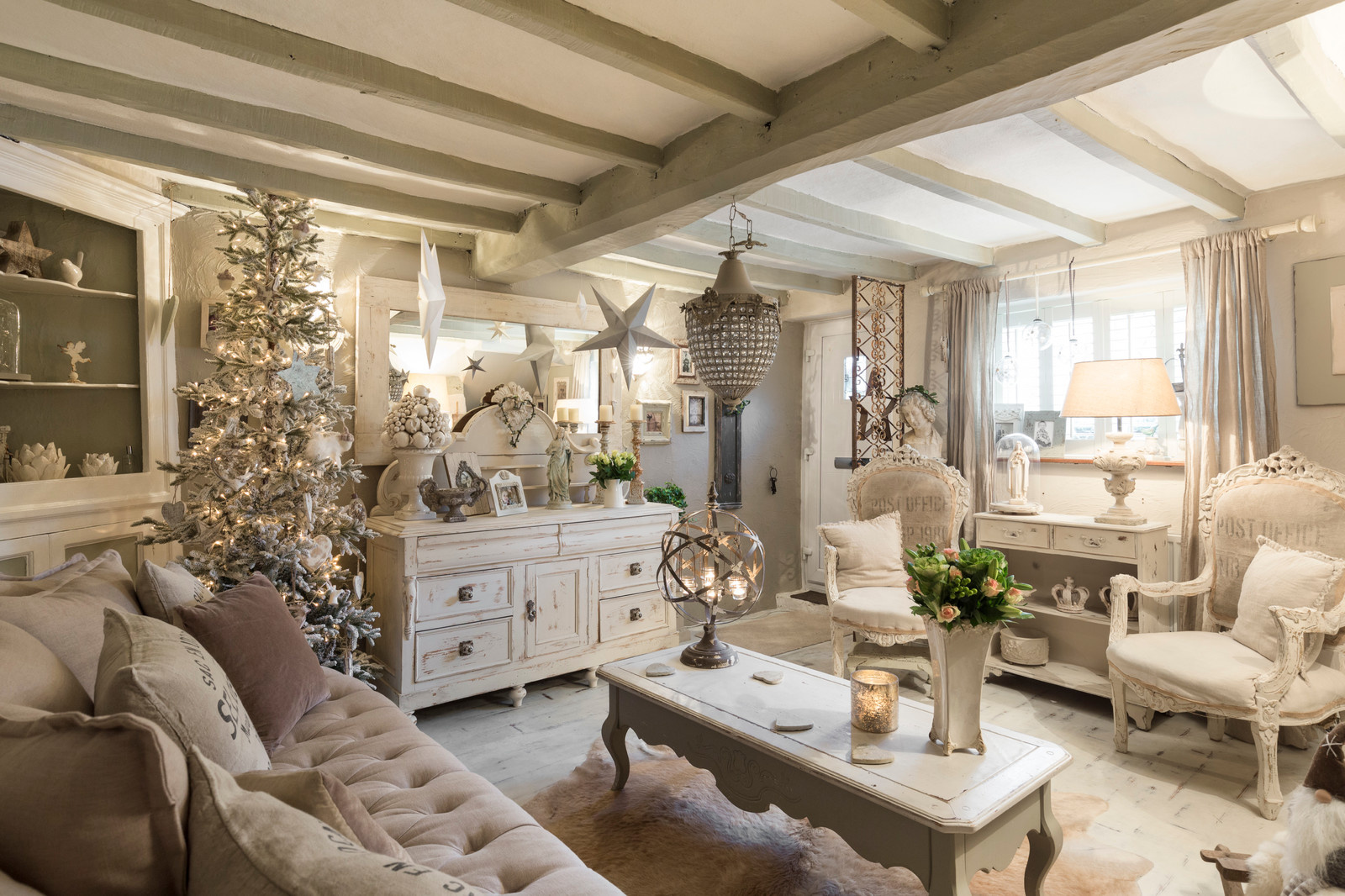Houzz Британия: Дух Рождества в коттедже XVI века