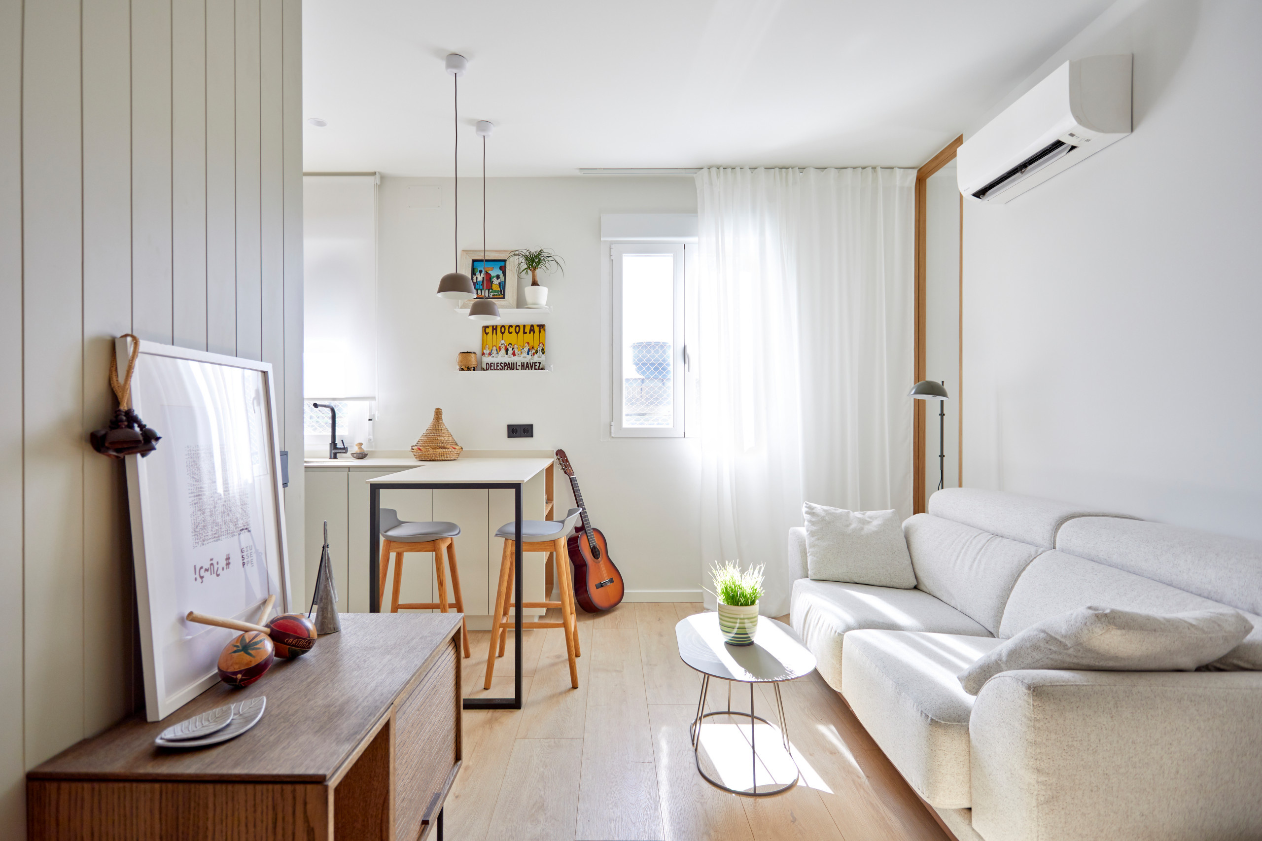 Houzz тур: 31 кв.м — квартира с «гнездом» для кота