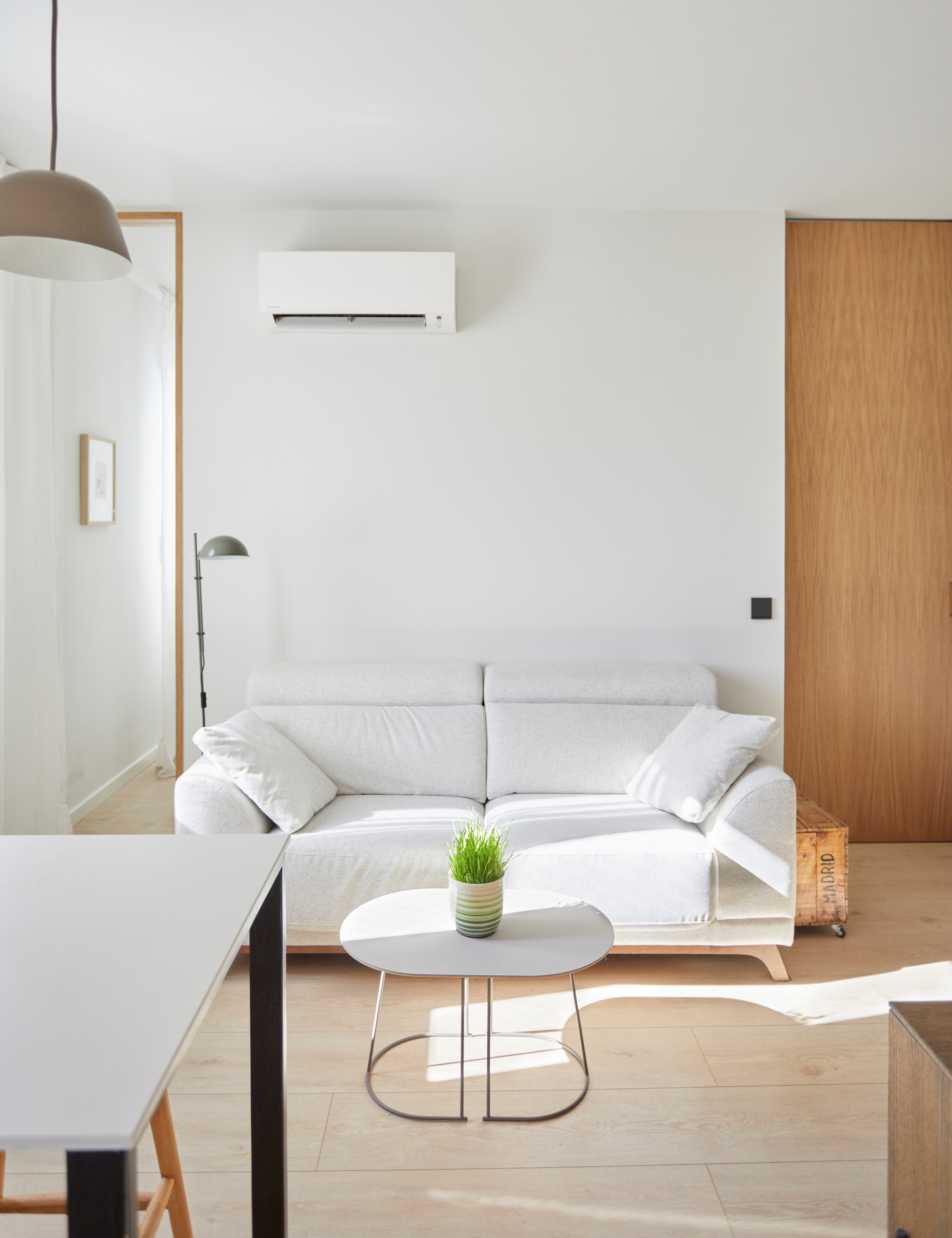 Houzz тур: 31 кв.м — квартира с «гнездом» для кота