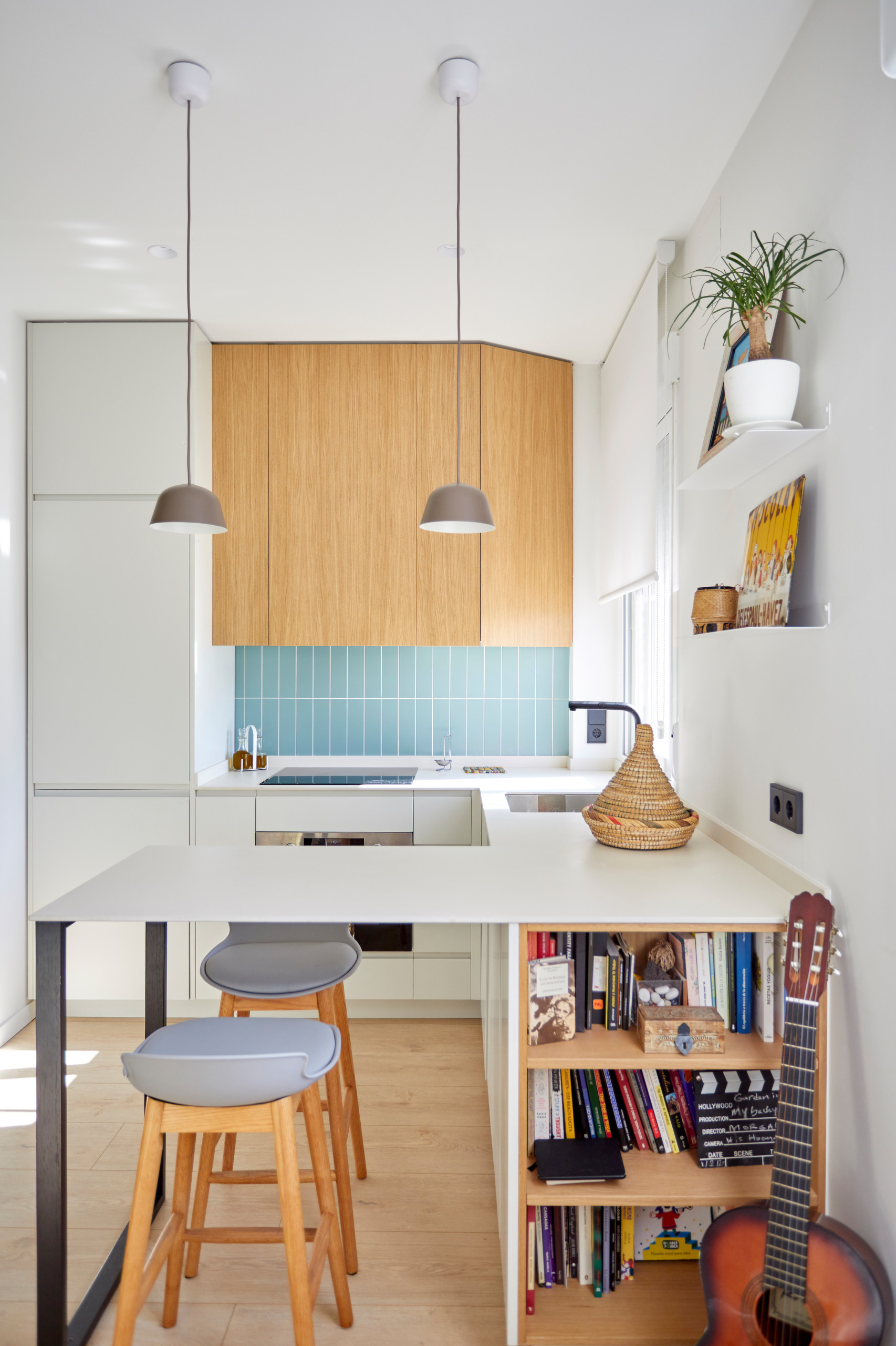 Houzz тур: 31 кв.м — квартира с «гнездом» для кота