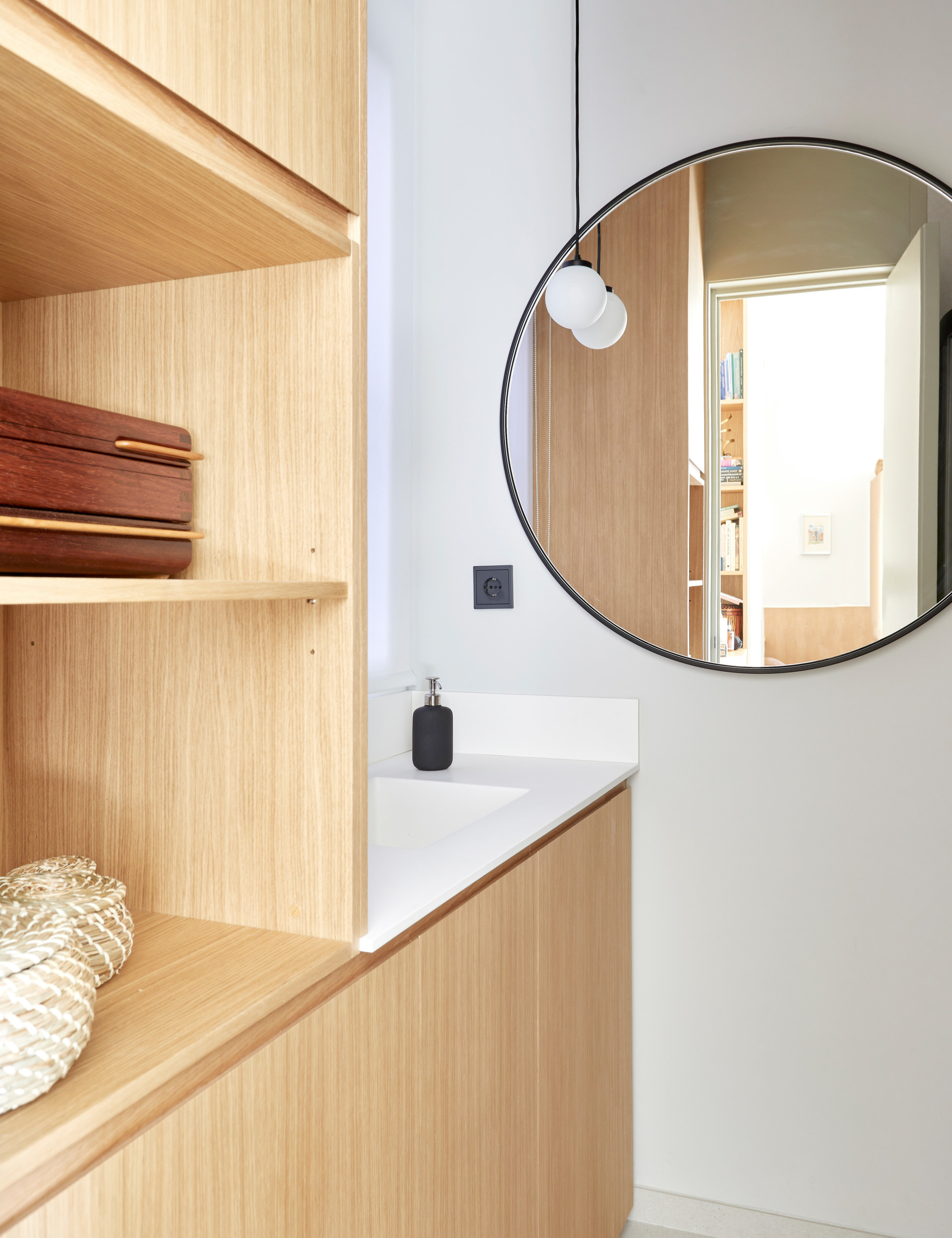 Houzz тур: 31 кв.м — квартира с «гнездом» для кота