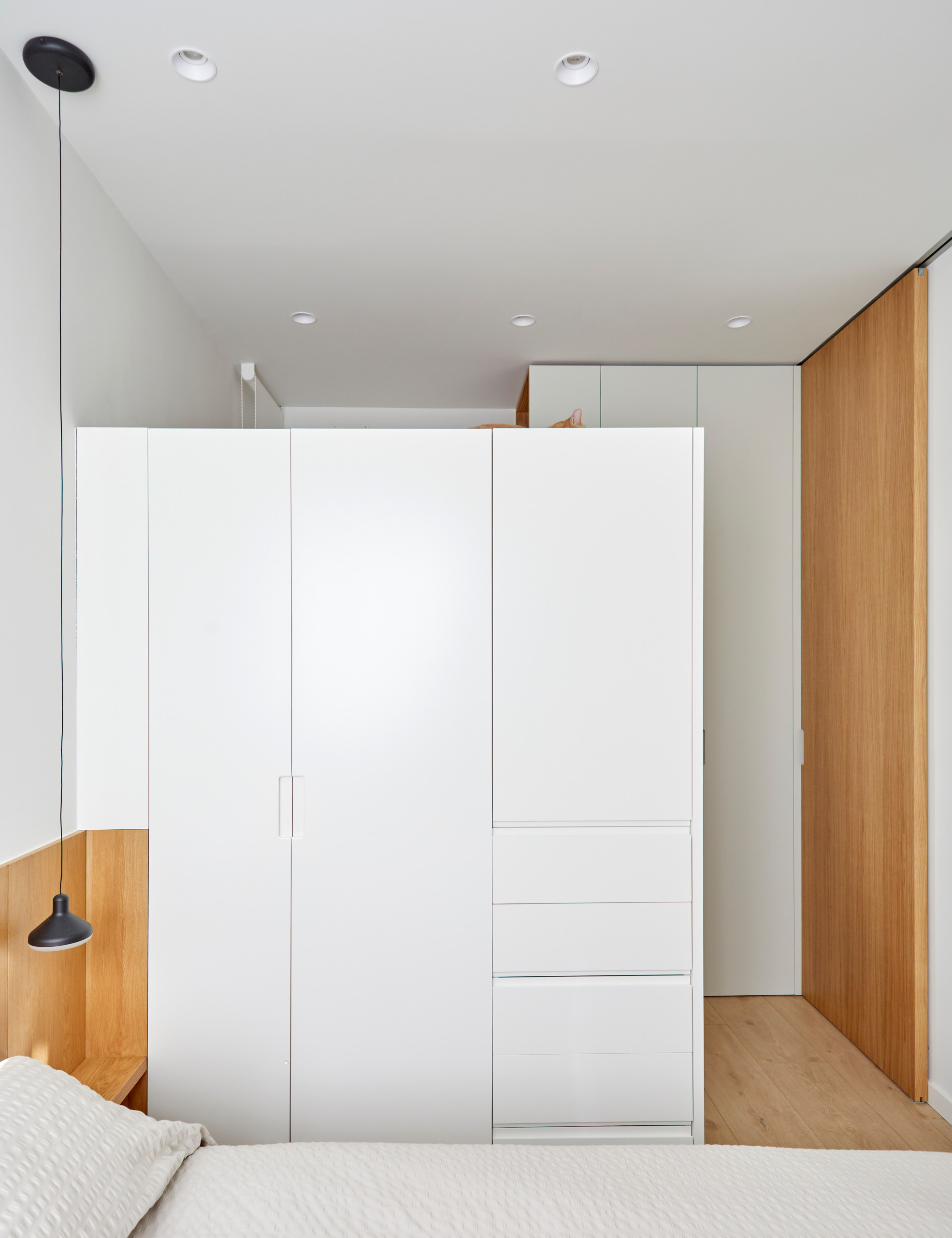 Houzz тур: 31 кв.м — квартира с «гнездом» для кота