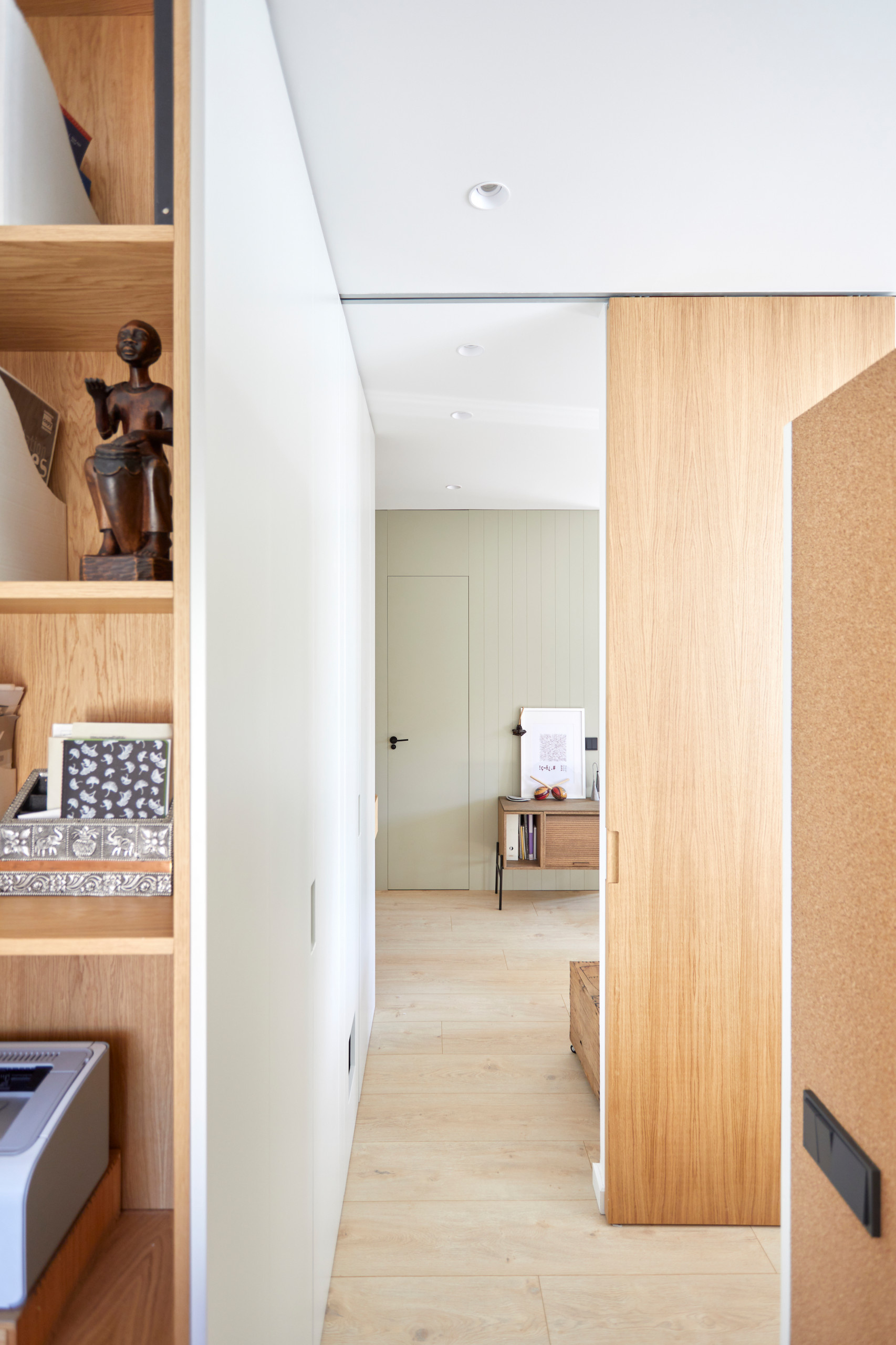 Houzz тур: 31 кв.м — квартира с «гнездом» для кота