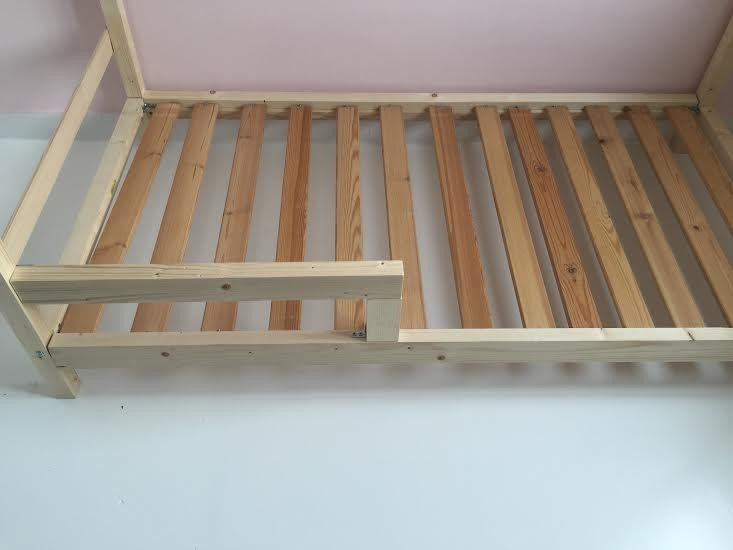 Своими руками: Как сделать кровать-домик для ребенка