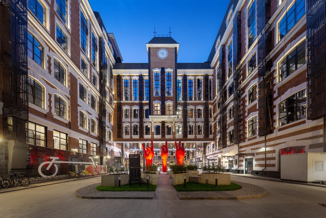 Houzz тур: Тропический лофт на месте чаеразвесочной фабрики