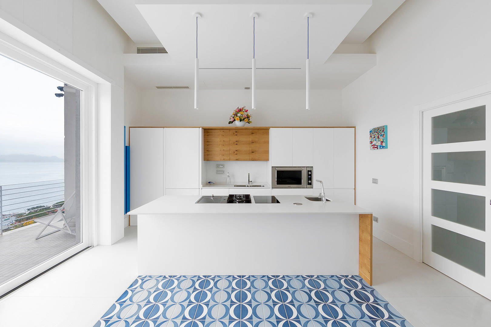 Только фото: 27 кухонь, где все дело — в орнаментах