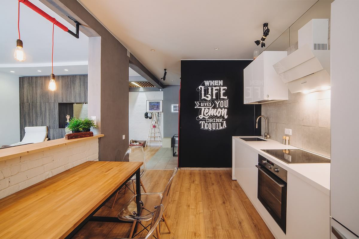 Houzz тур: Яркий лофт для холостяка в Магнитогорске