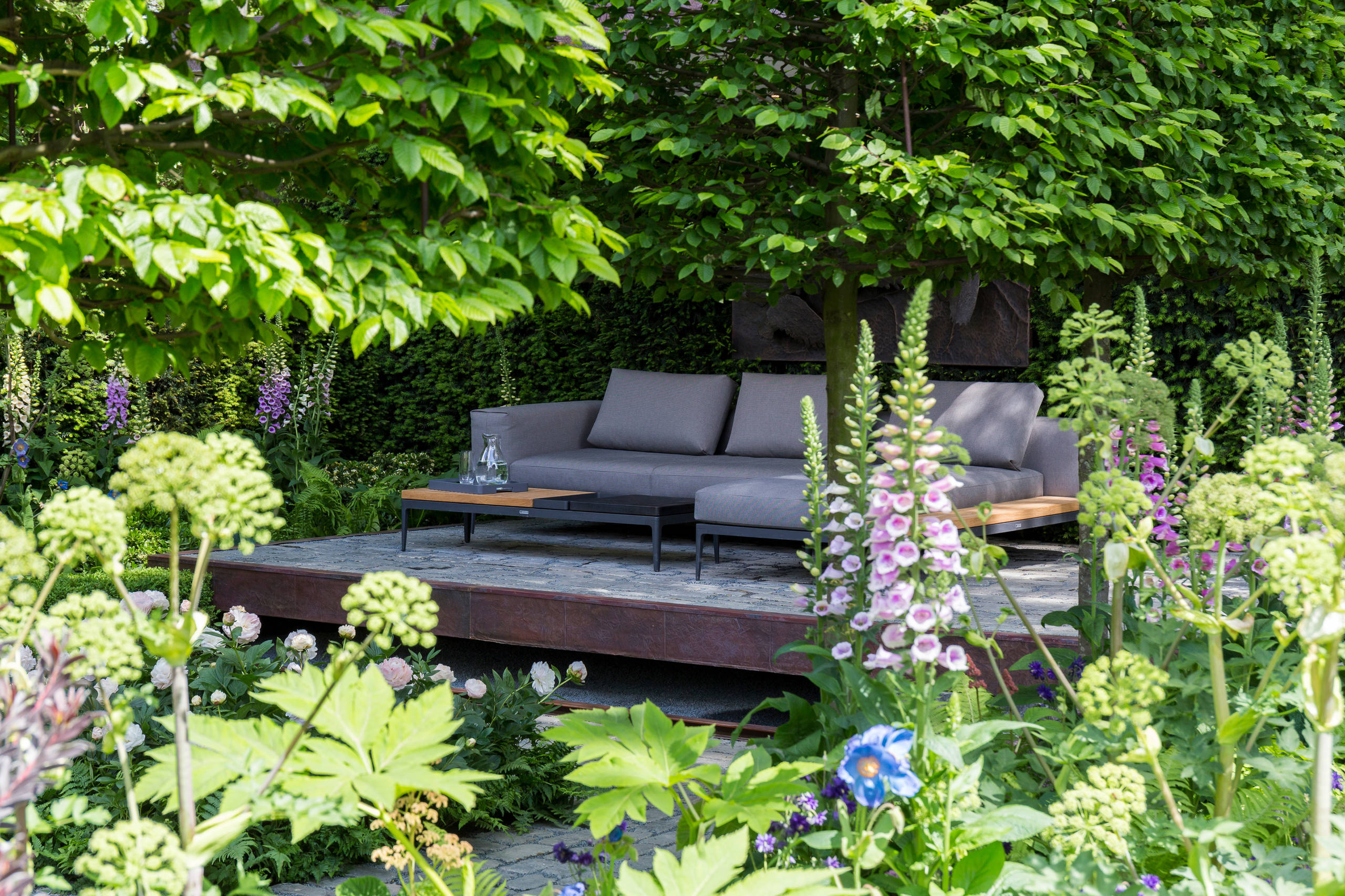 Выставка в Челси: Тихий оазис среди зарослей самшита