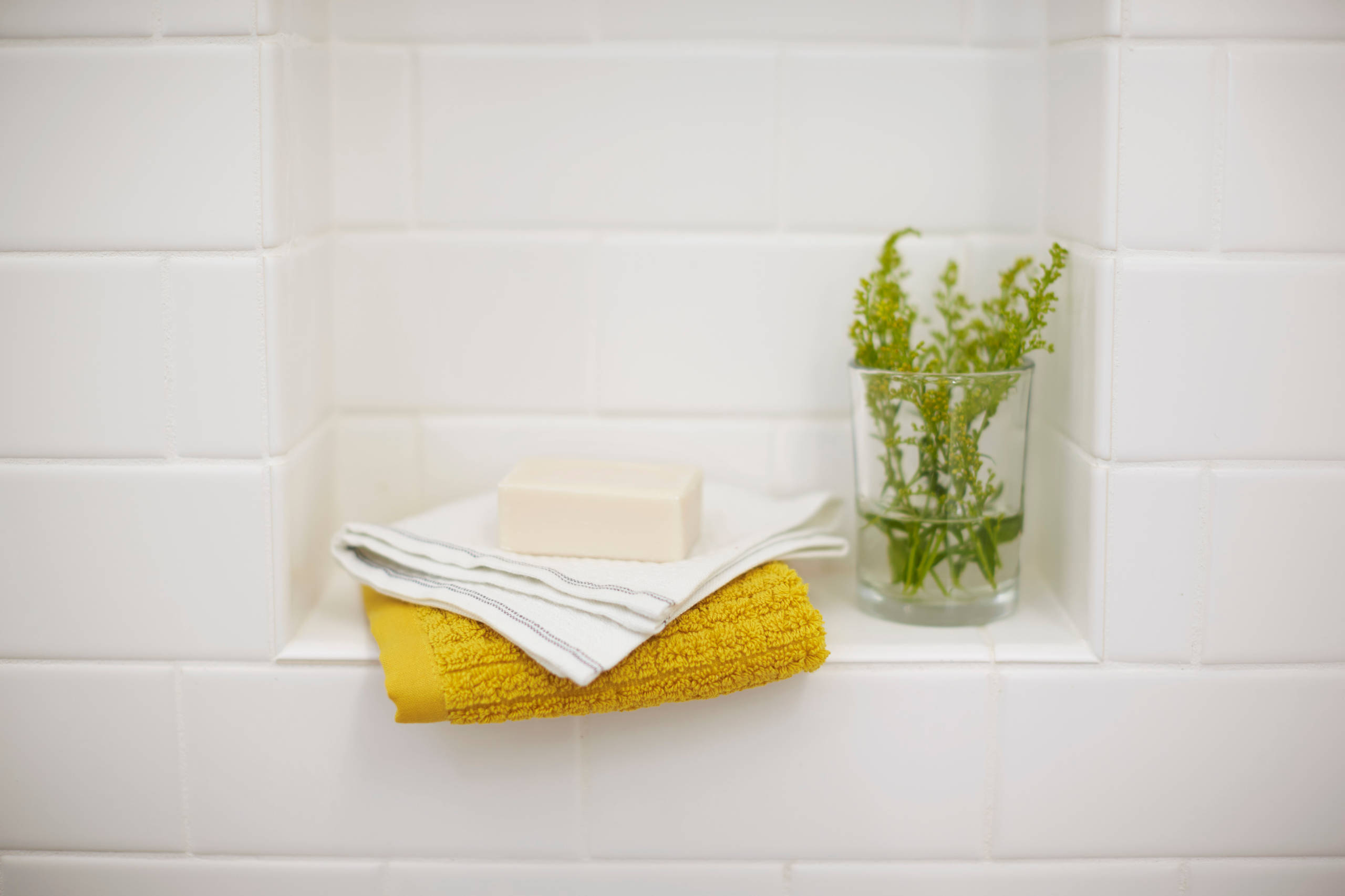 Что делать: Постирать зимние одеяла, шторы и пуховики