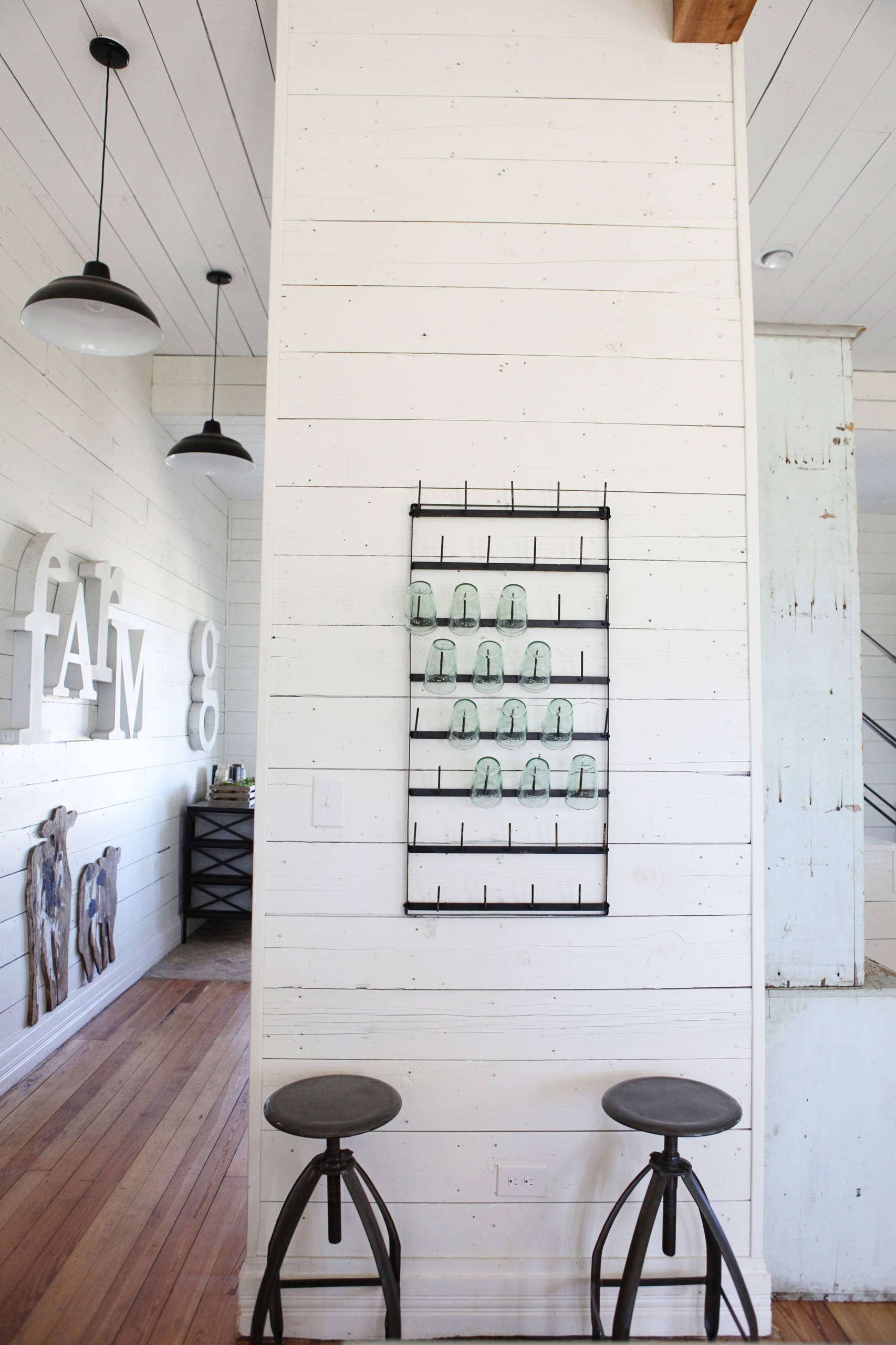 Houzz США: Старинная ферма с алтарем в центре кухни