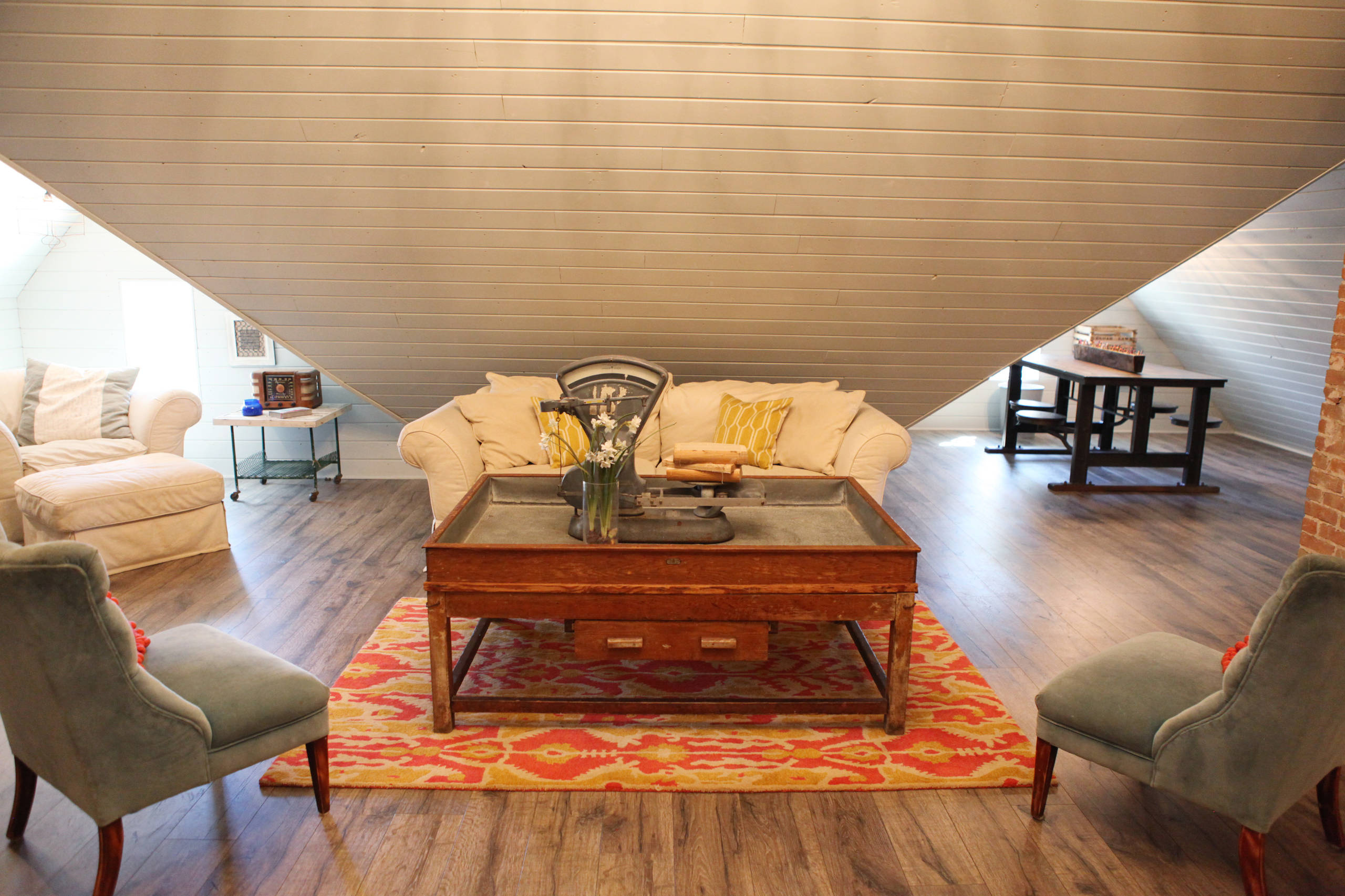 Houzz США: Старинная ферма с алтарем в центре кухни