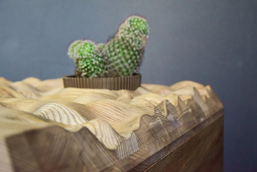 Портрет: Столешница-пустыня и кресла-хамелеоны Екатерины Любимовой