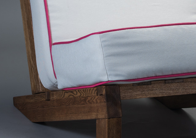 Портрет: Столешница-пустыня и кресла-хамелеоны Екатерины Любимовой