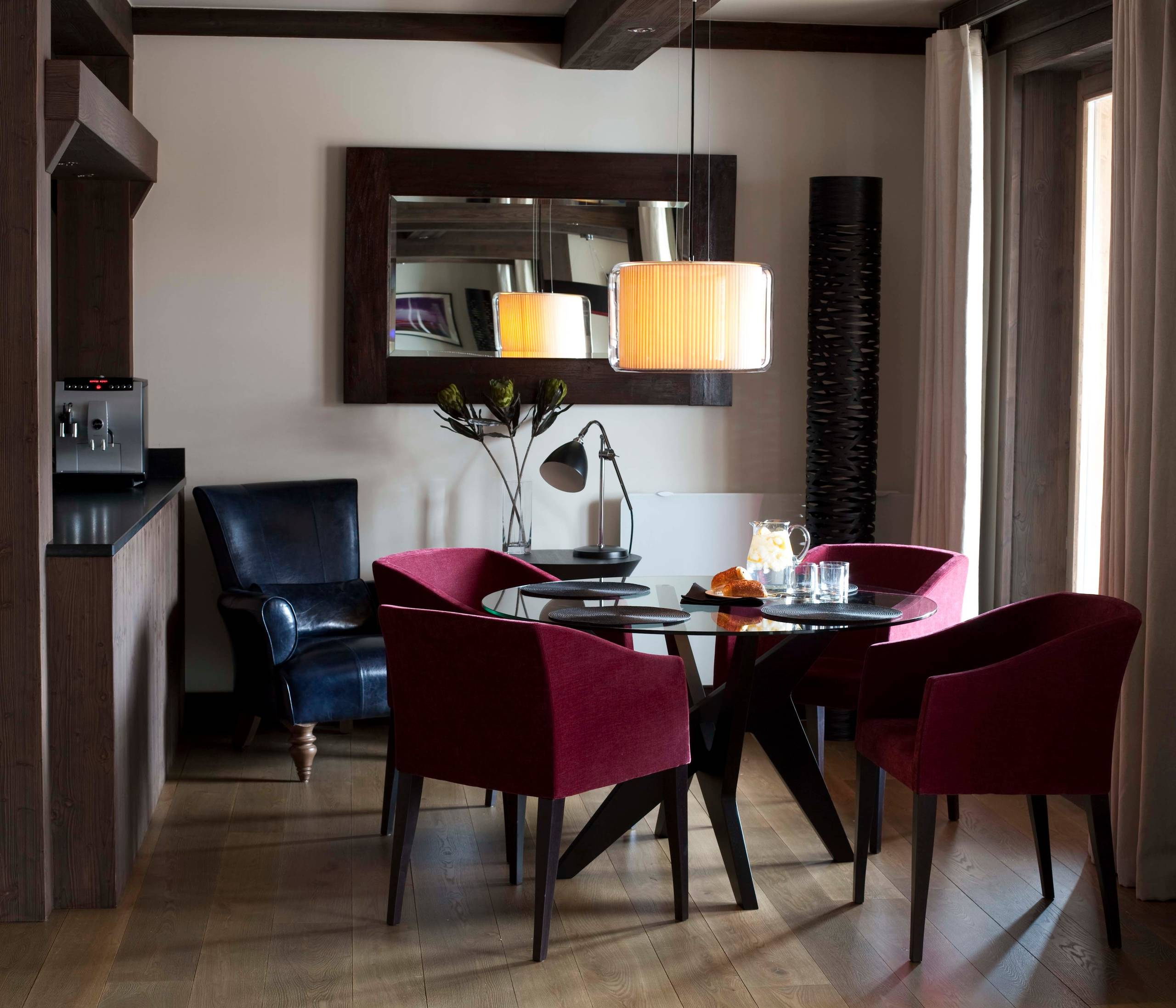 Houzz Франция: Горнолыжное шале с фактурными стенами