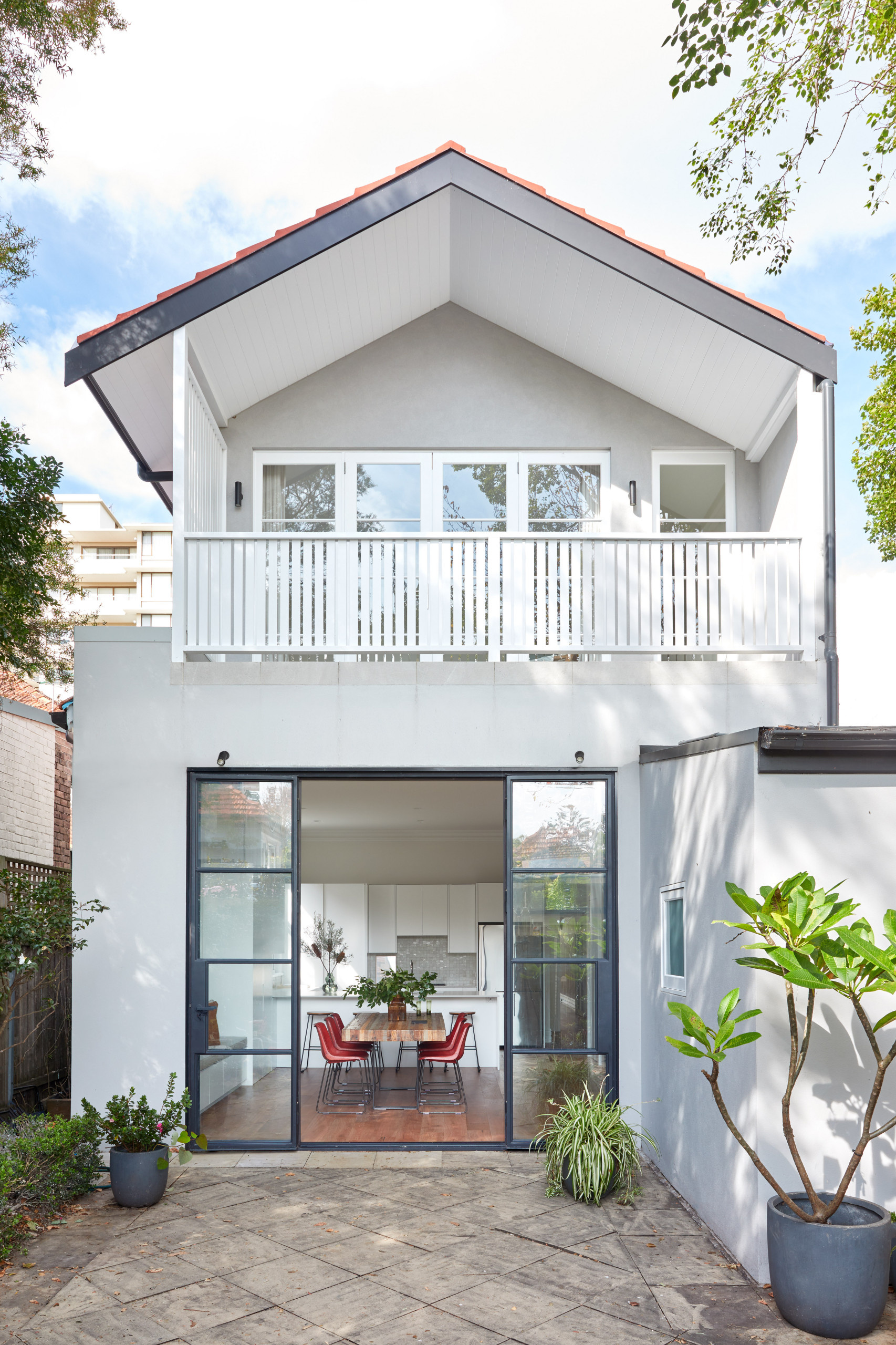 14 домов с пристройками, которых не видно с улицы