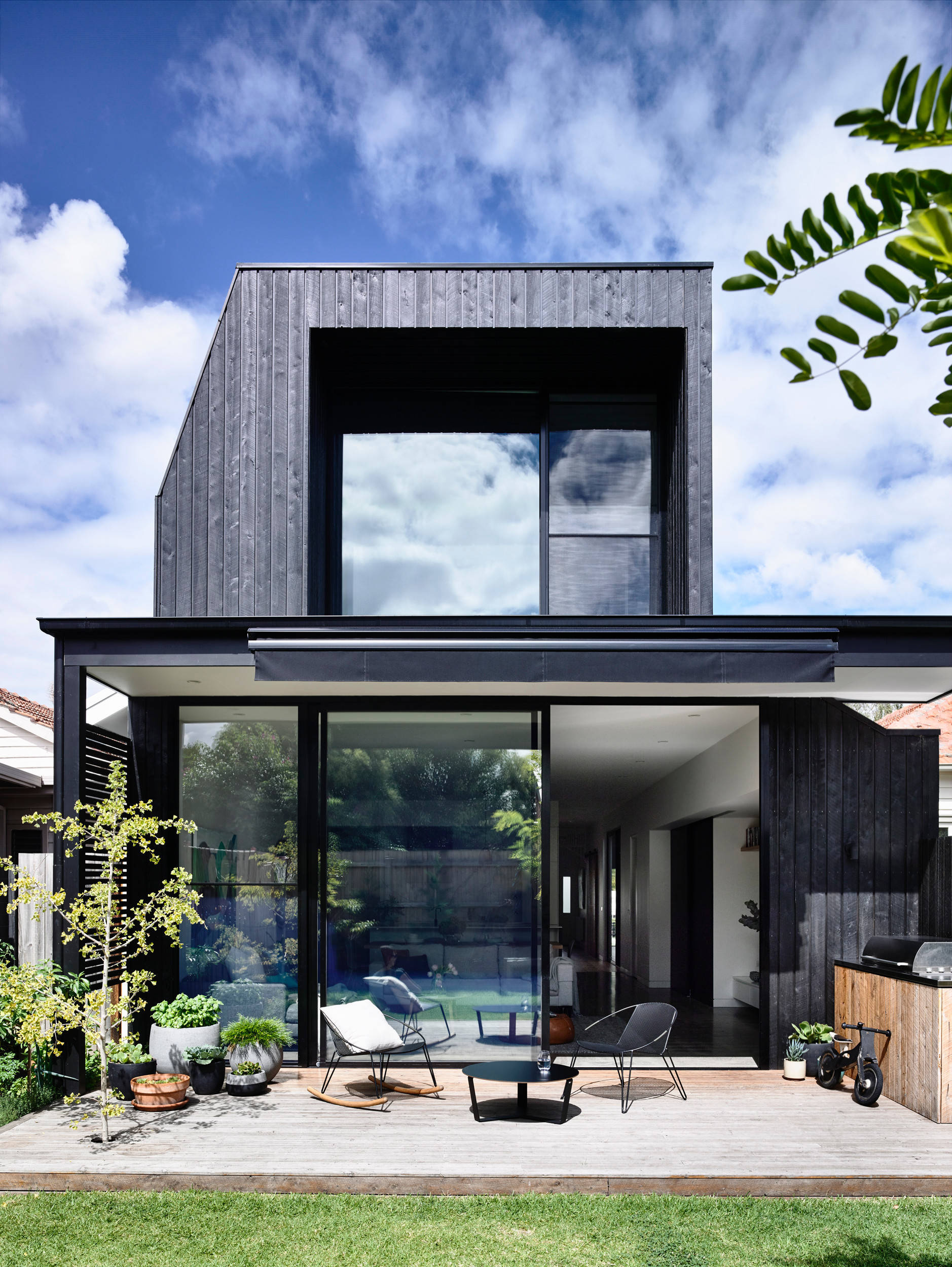 14 домов с пристройками, которых не видно с улицы