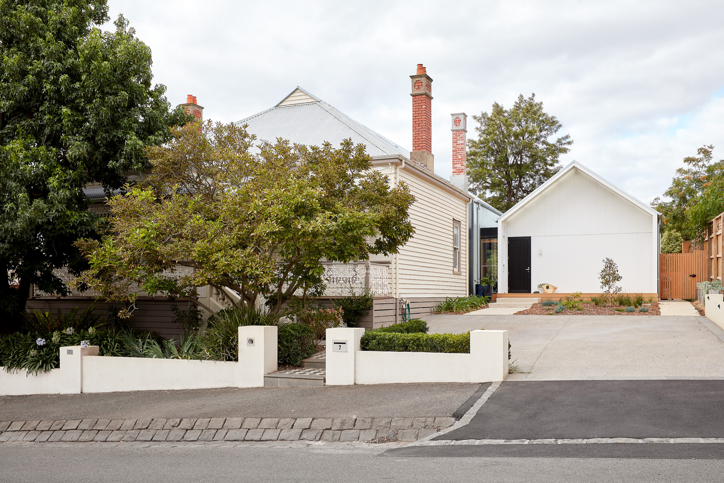 14 домов с пристройками, которых не видно с улицы