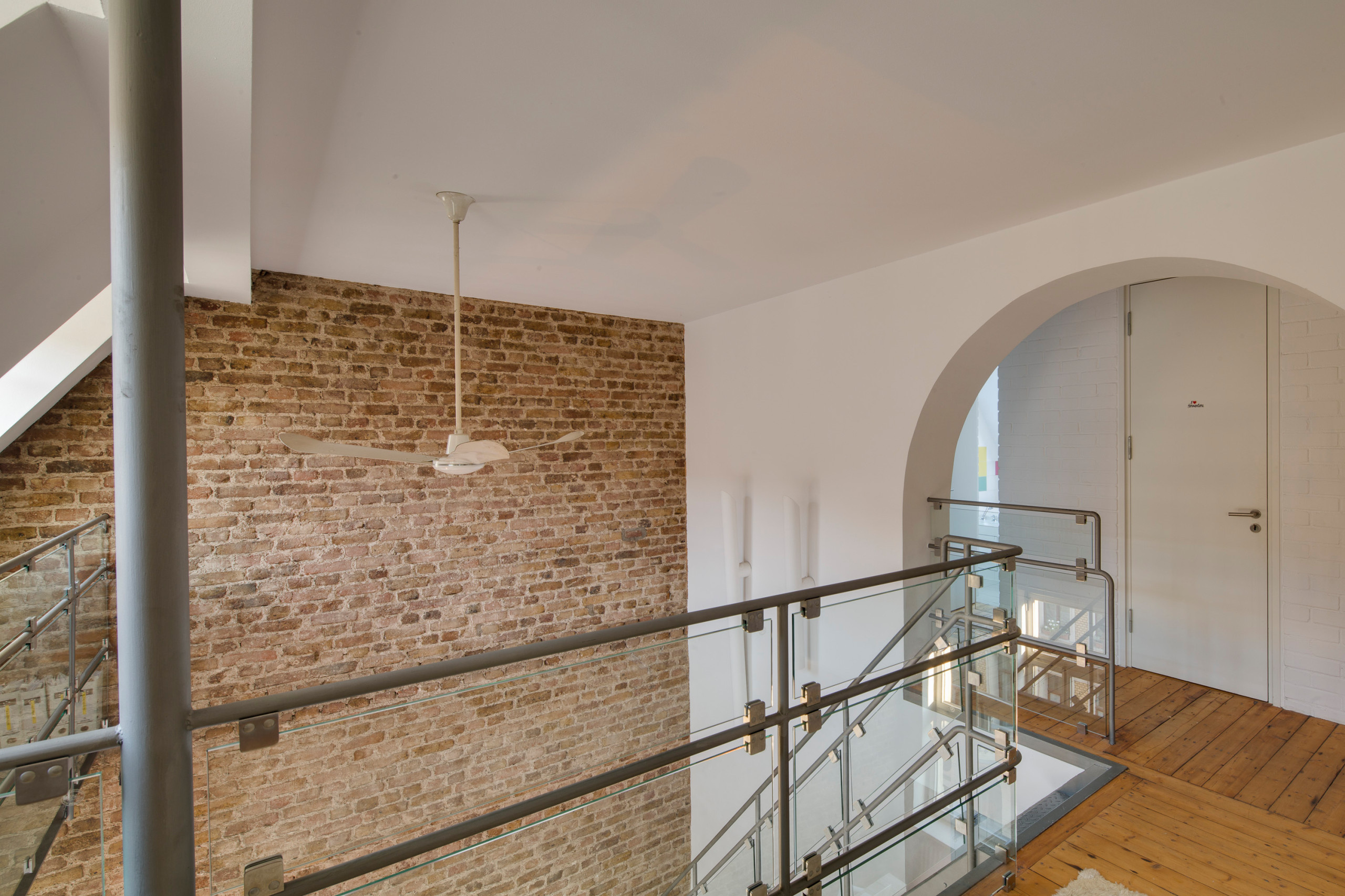 Houzz Германия: Кёльнская квартира-лофт, где царят мода и белый цвет